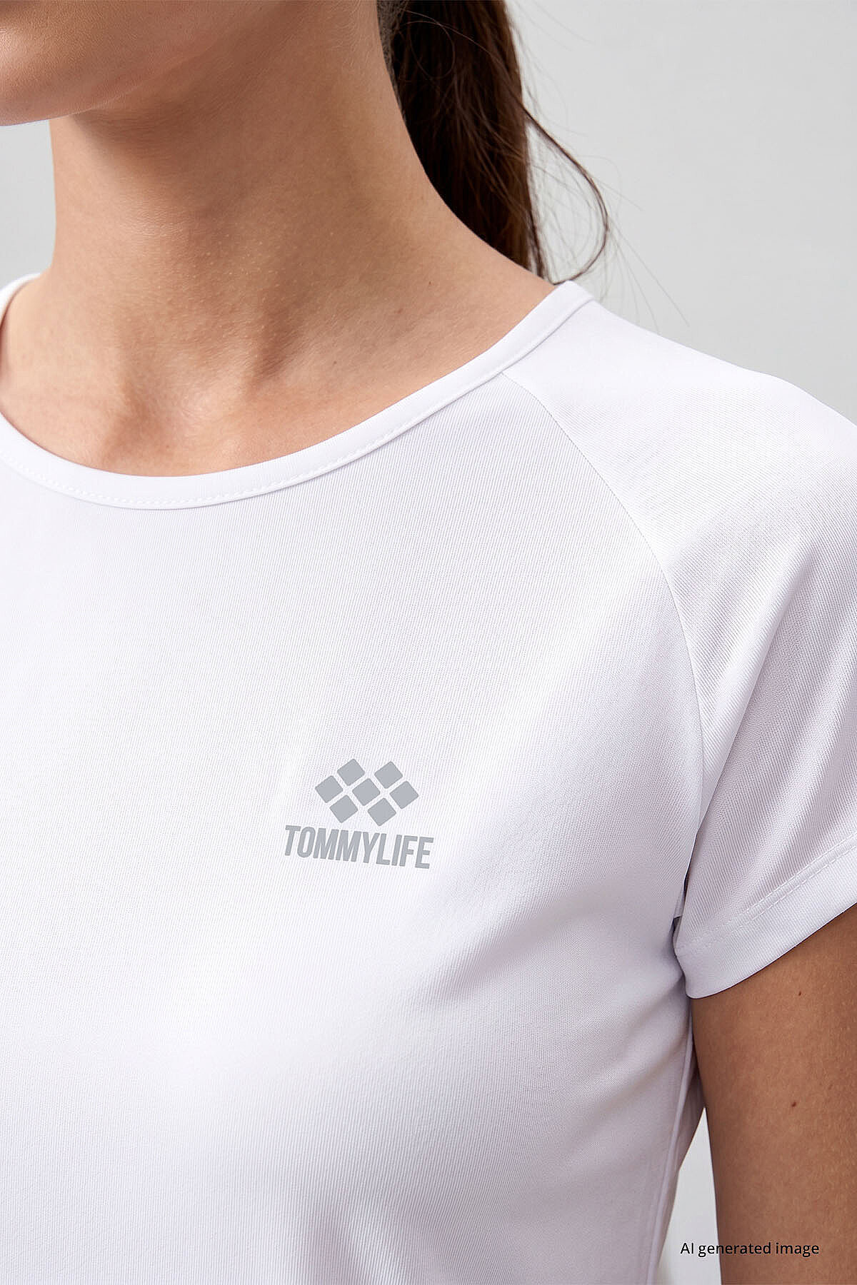 TOMMY LIFE Beyaz Sırt Pencereli Kısa Kol Standart Kalıp O Yaka Kadın T-Shirt - 97101 görsel 4