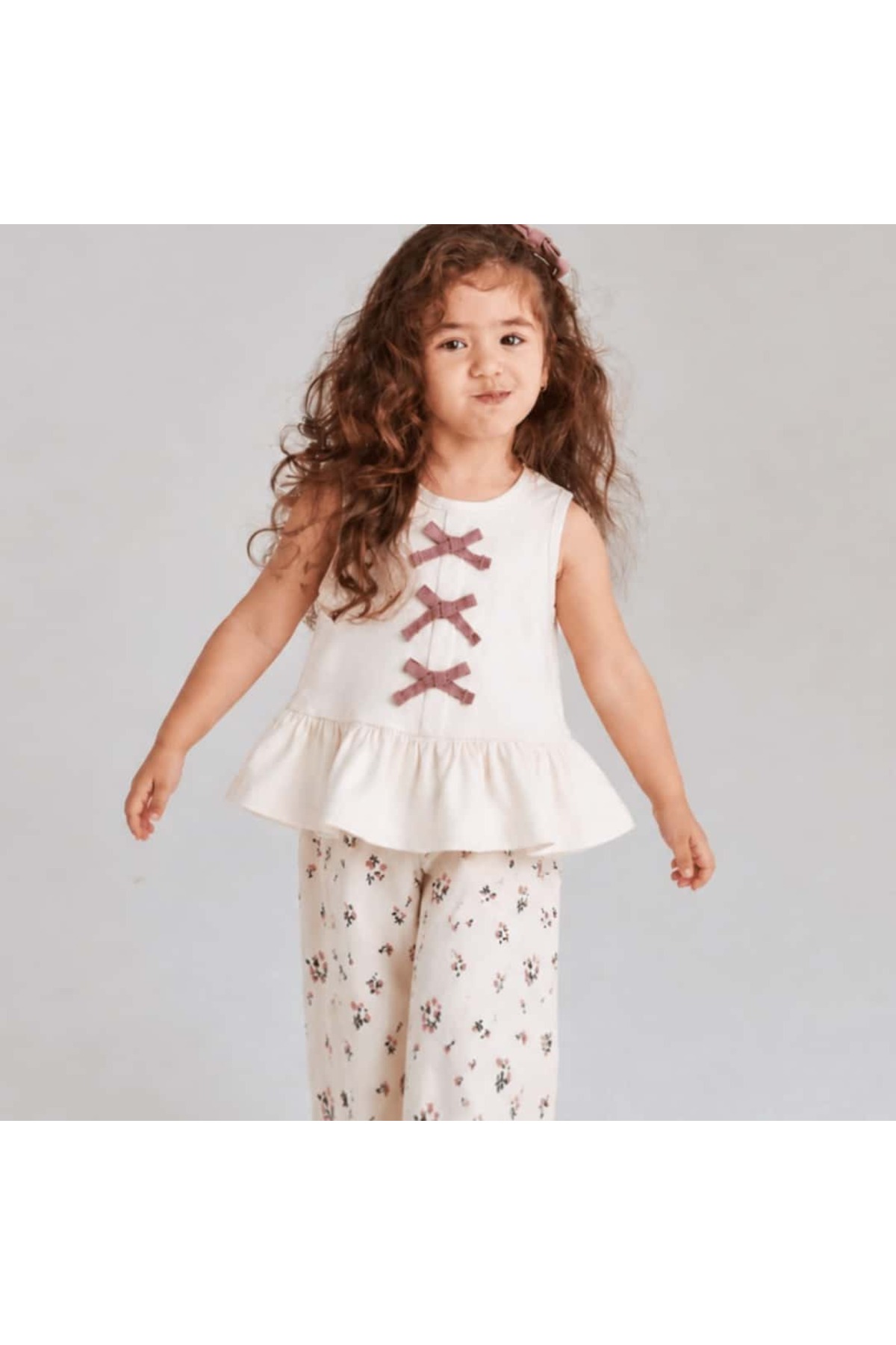 Sleeveless set for girls