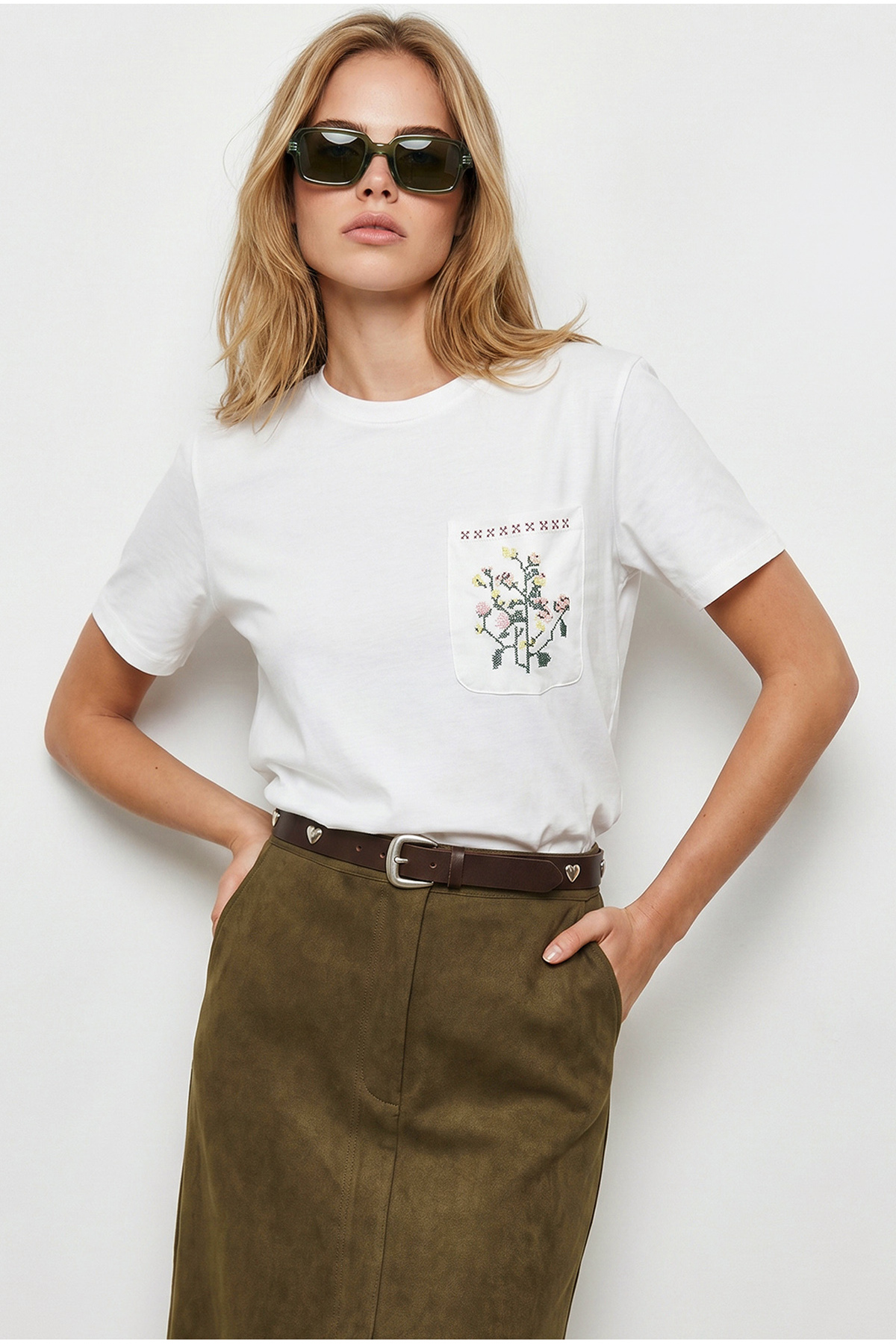Women's Ecru Embroidery Regular Fit Cotton T-Shirt with Pockets TSH-19000994