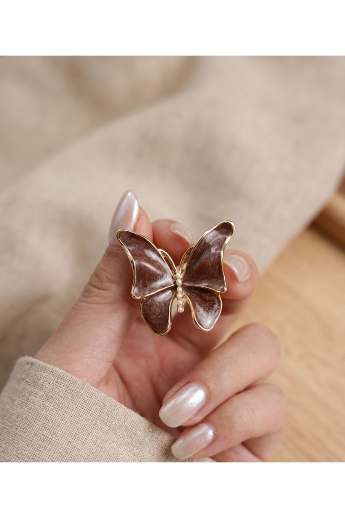 Pearl Elegant Design Butterfly Brooch