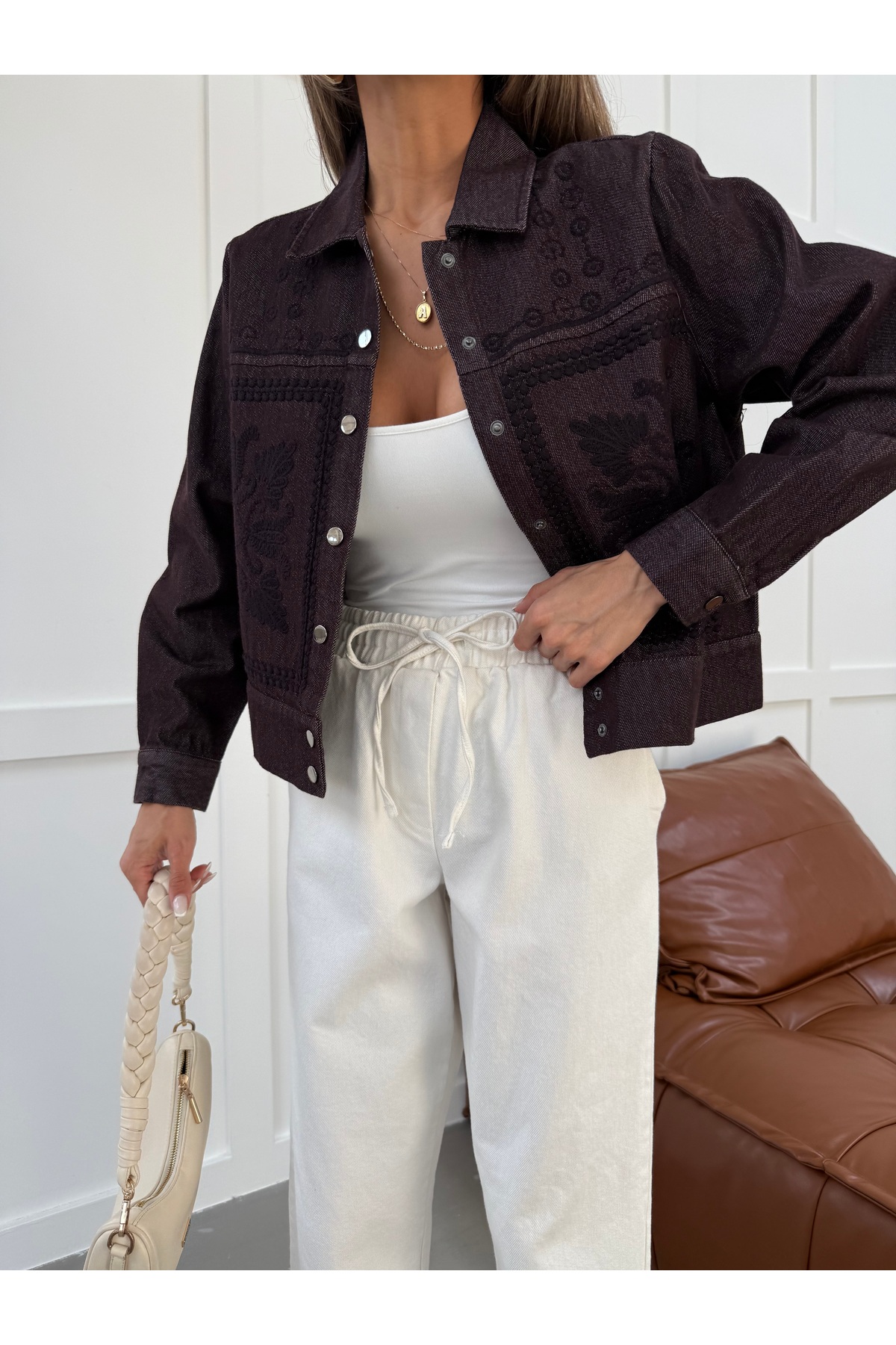 MİA NOURA KADIN ÖNÜ NAKIŞLI DENIM CEKET görsel 2
