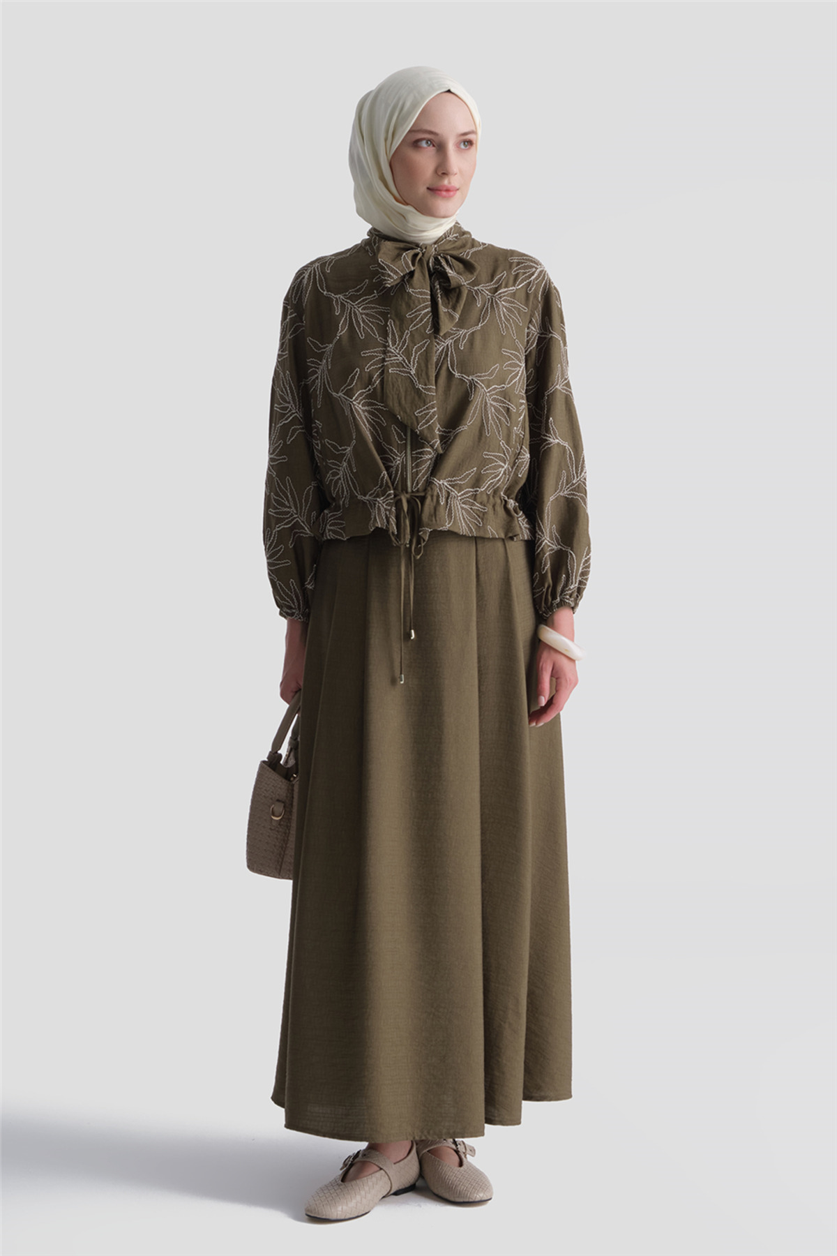 Armine Embroidered Scarf and Jacket Set in Oil Green