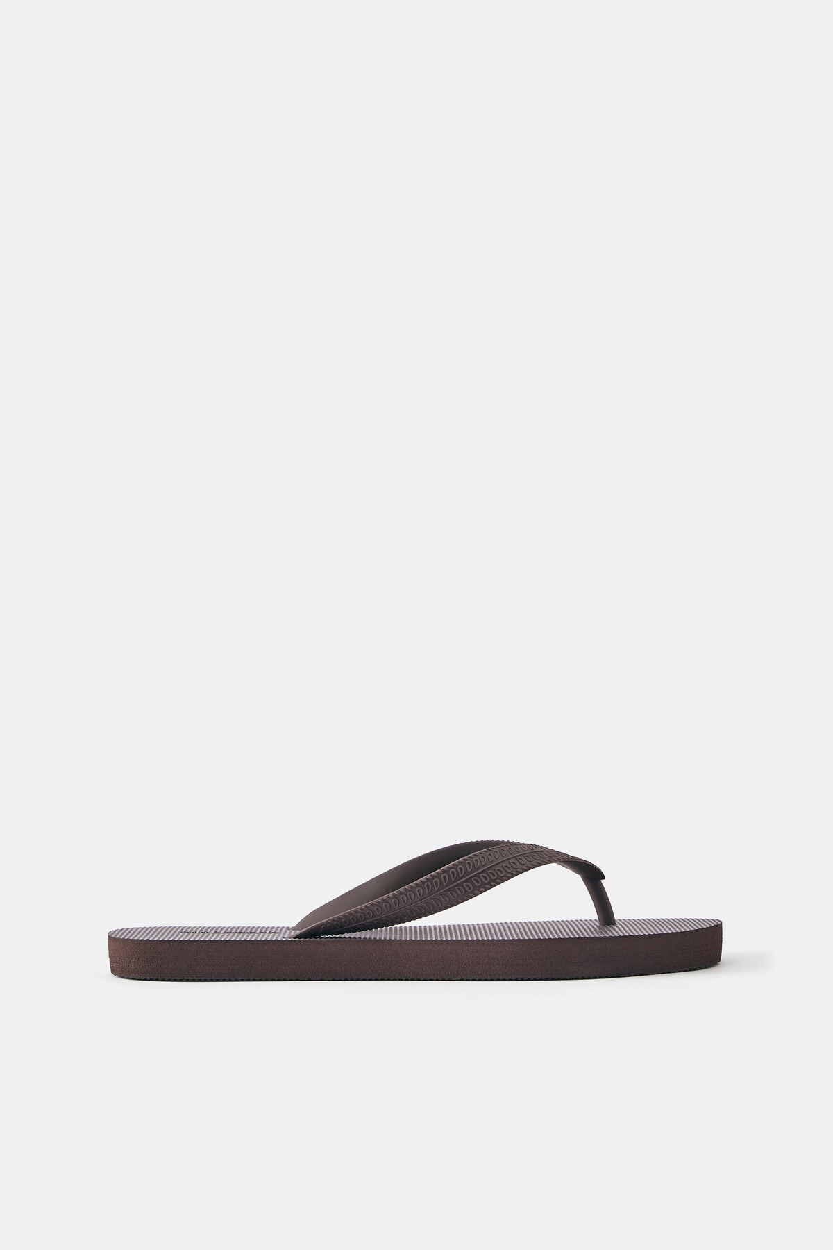 FLAT SANDAL