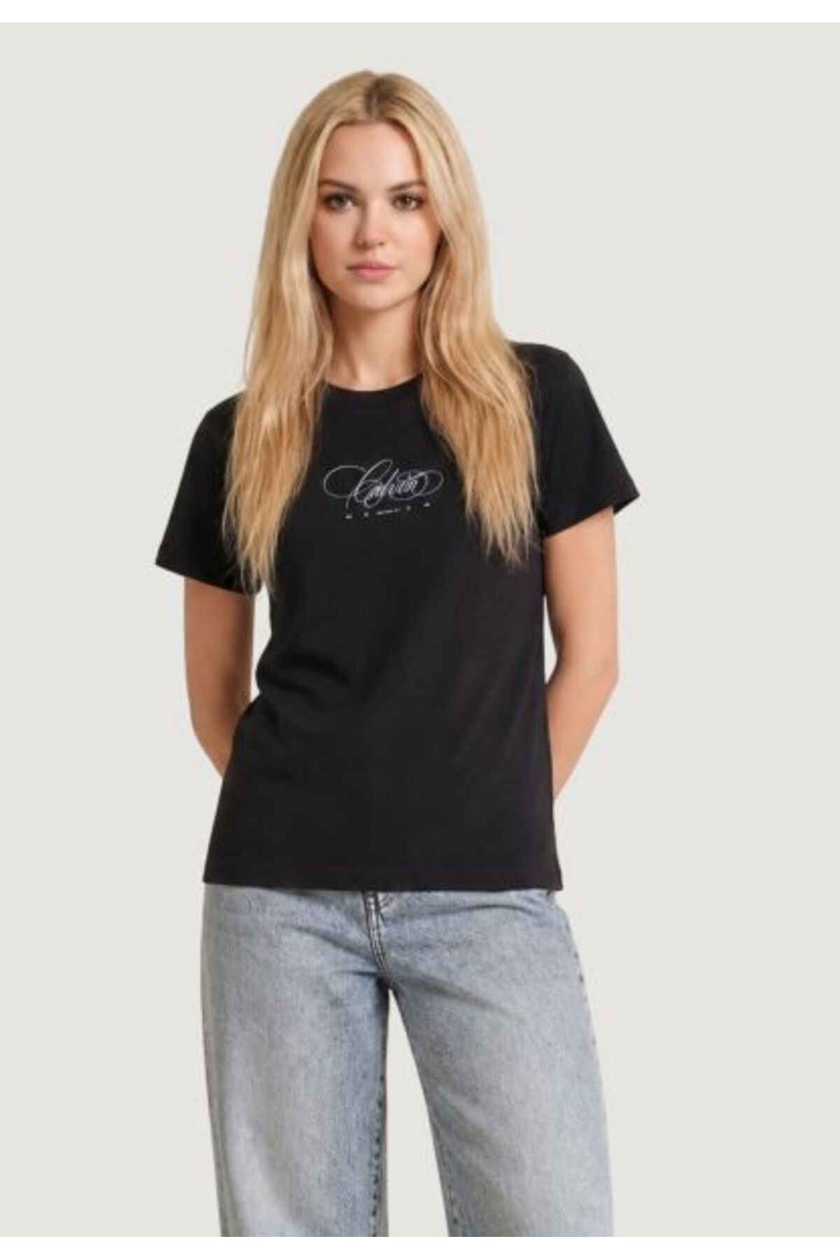 تیشرتزنانهCalvin Kleinمشکی