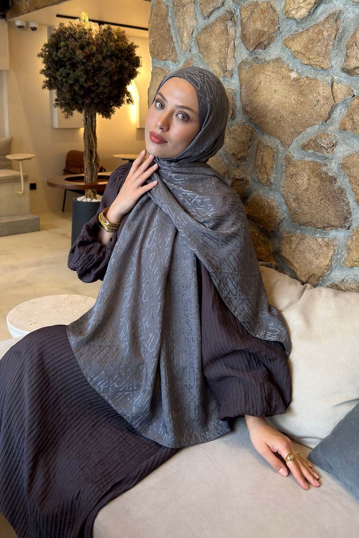 lamelif Etnik Desen Ayrobin Floş Jakar Şal Antrasit görsel 2