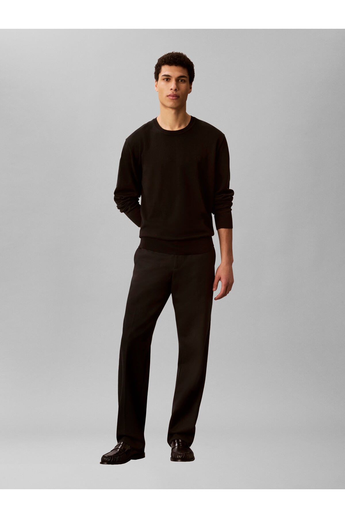 تیشرتمردانهCalvin Kleinمشکی تیشرتمردانهCalvin Kleinمشکی
