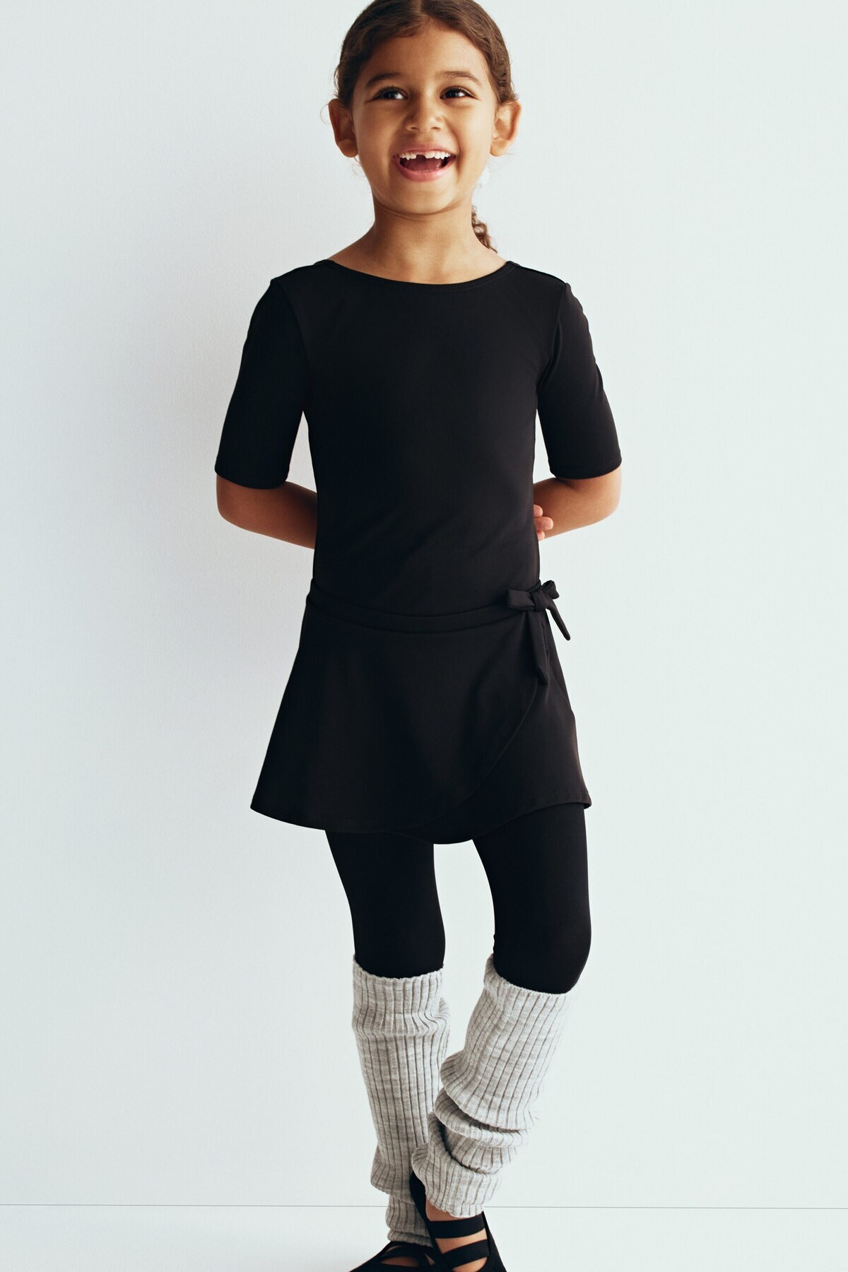 ست دو تکه شامل بادی و دامن اچ اند ام دامن اسپرت H&M