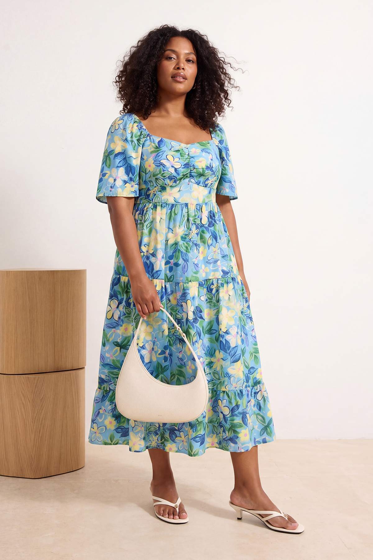 Trendyol Curve Blaues Shally gewebtes Kleid in Übergröße TBBSS22EL1600