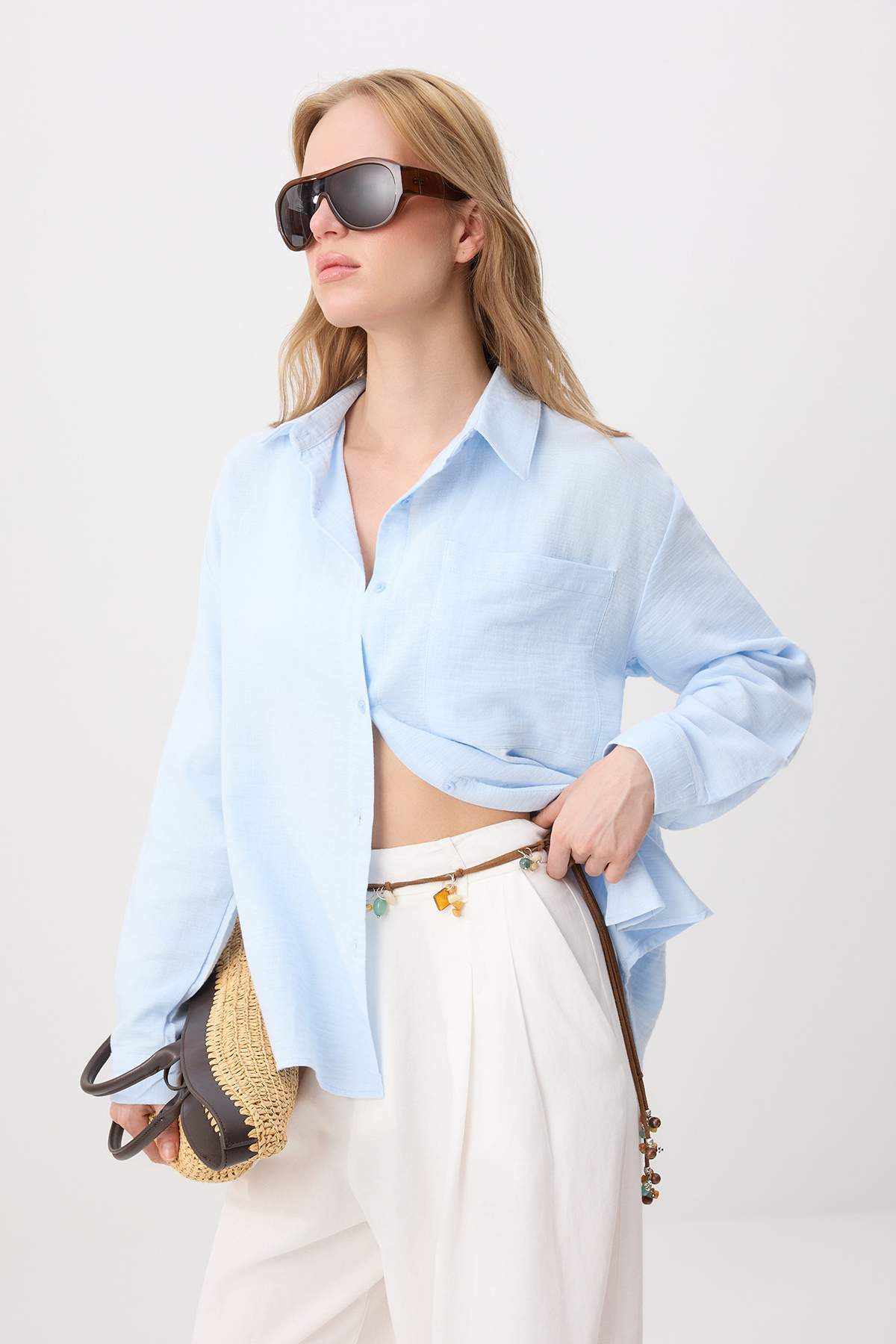 Trendyolmilla Açık Mavi Yumuşak Tuşeli Oversize Müslin Gömlek TWOSS26GO00159