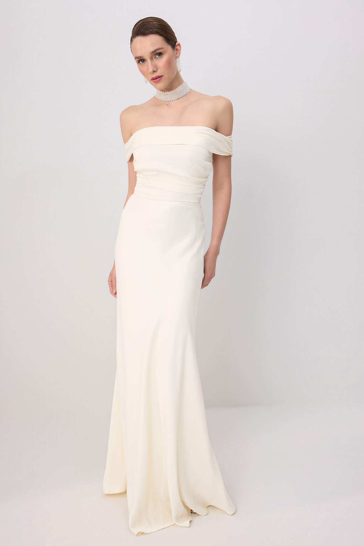 Trendyolmilla Ekru Drapeli Straplez Dokuma Maxi Elbise TPRSS26EL00209