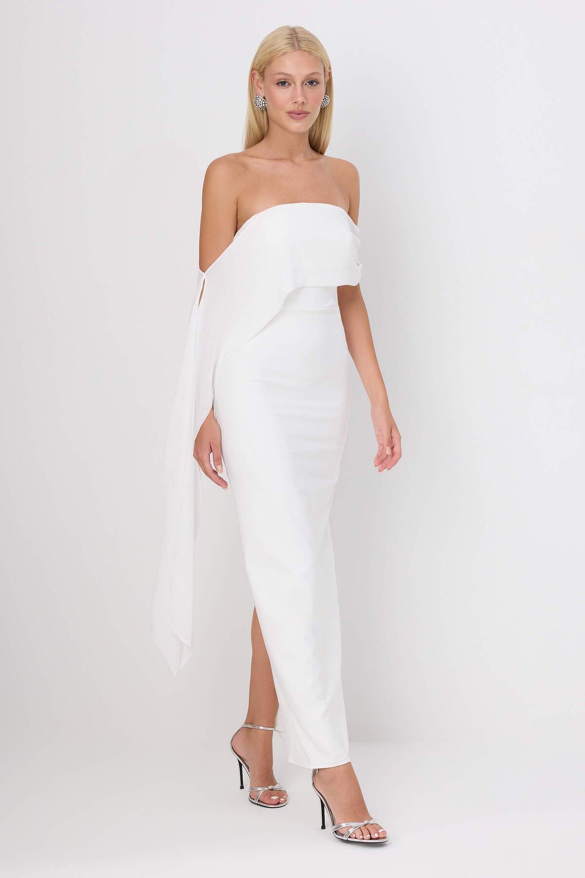 Trendyol Kollektion Ecrufarbenes Chiffon-Schal-detailliertes, gewebtes, stilv...