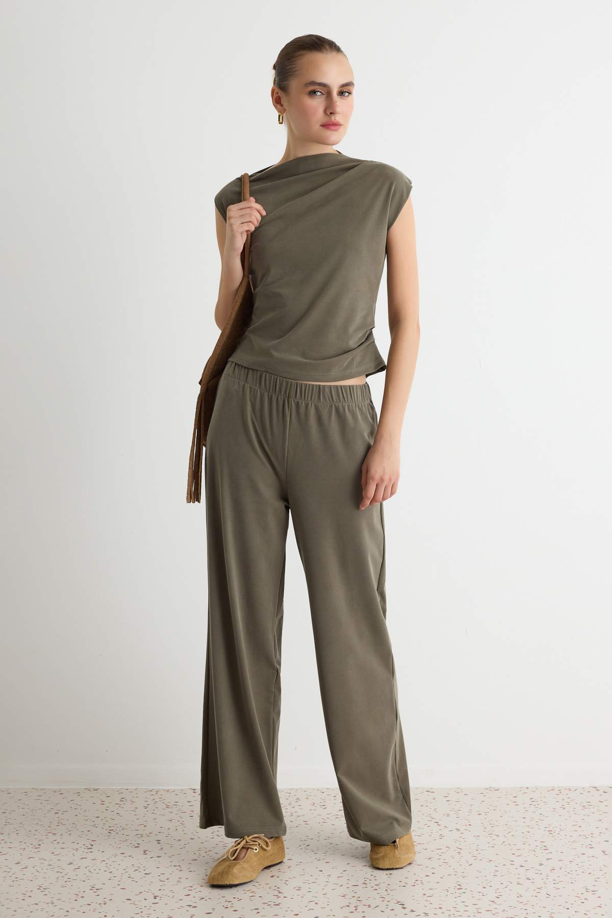 Trendyolmilla Haki Düz Fitted Kolsuz Uzun Modal Kumaş Örme Alt - Üst Takım TWOAW27AU00046