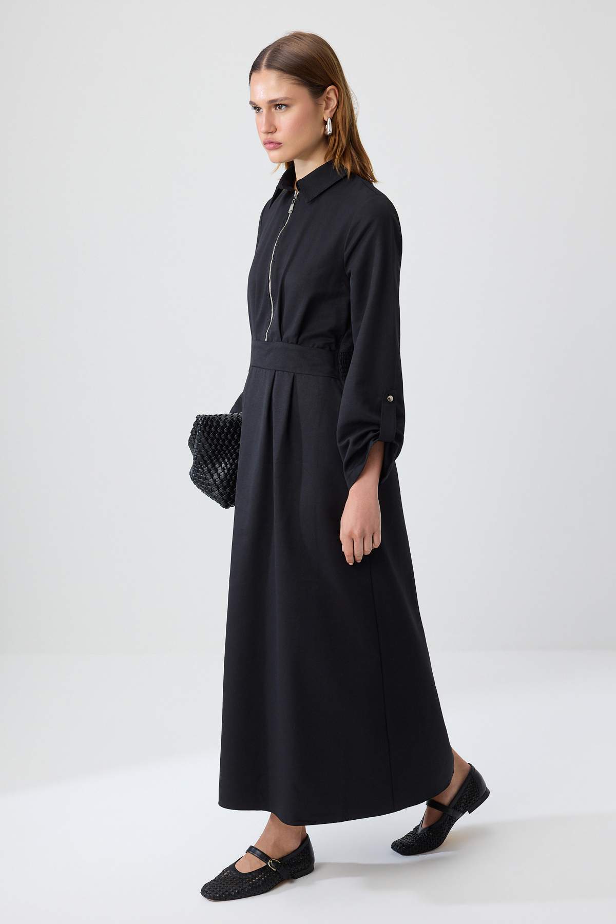 Trendyolmilla Modest Siyah A-Kesim/Çan Form Maxi Dokuma Tesettür Elbise TCTAW26EB00022