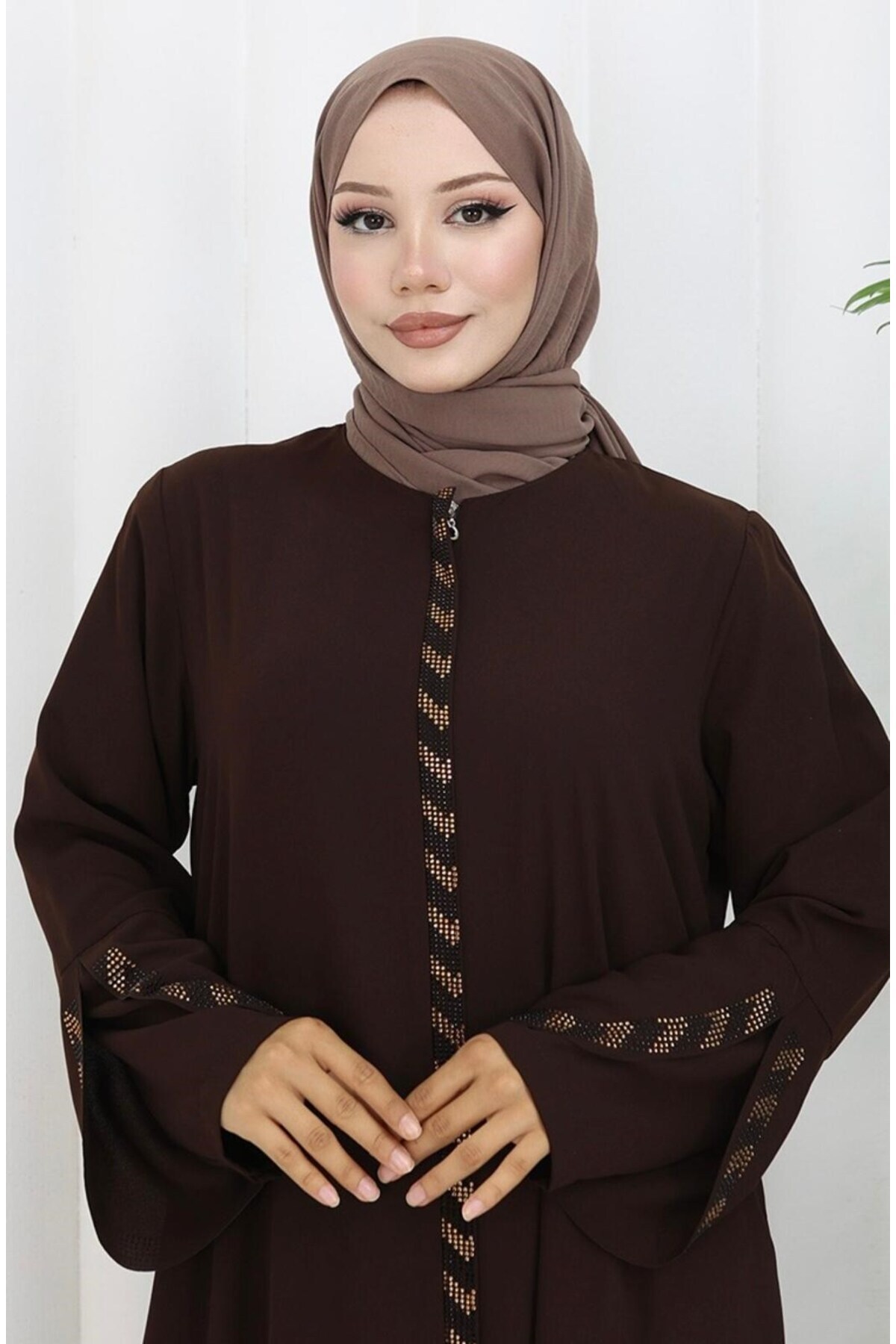 Handle Laser Cut Gemmed Medina Silk Summer Abaya