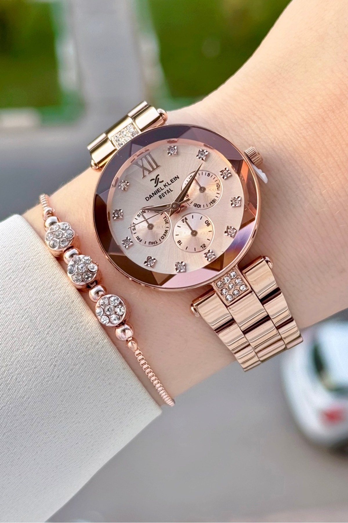 Rose Color Gift Wrapped 32 Mm Women Wrist Watch