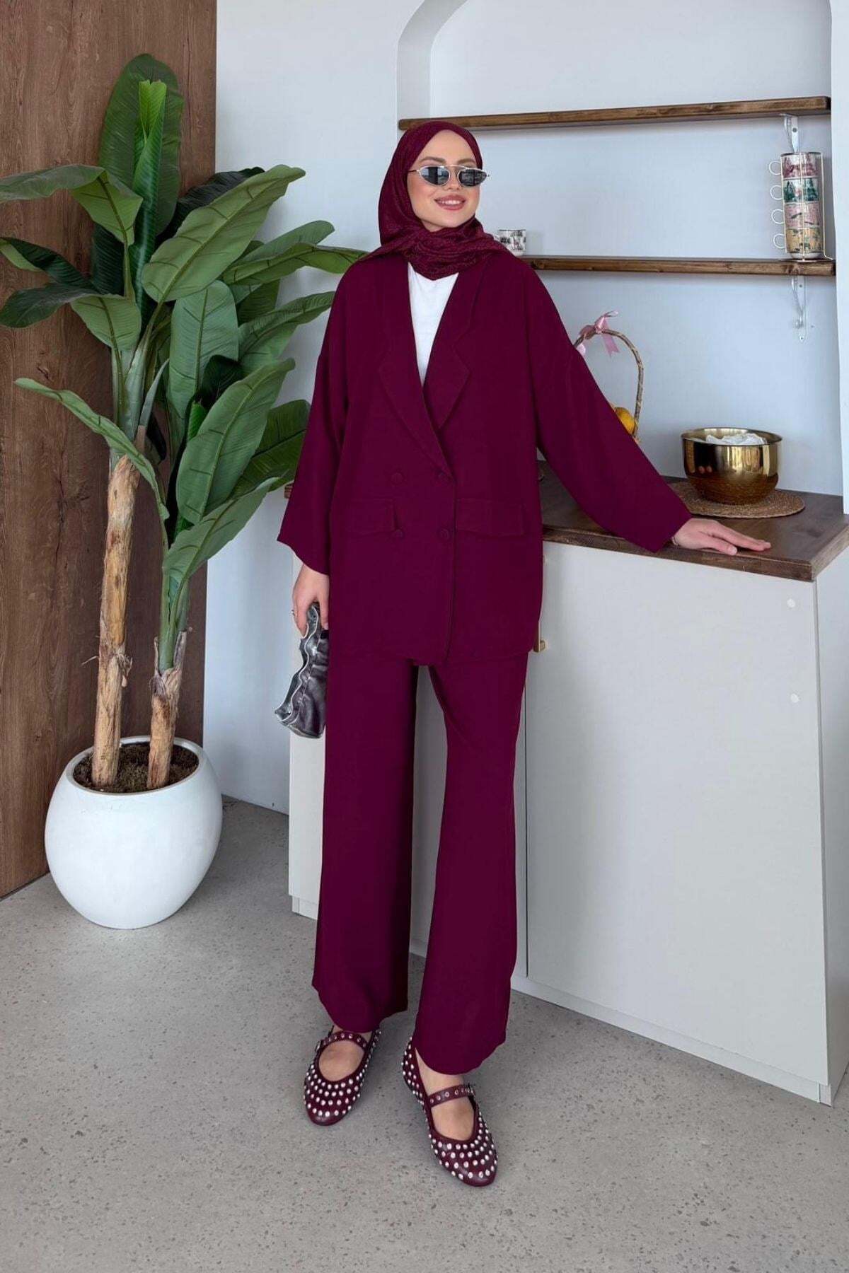 Style Jacketed Suit Burgundy
