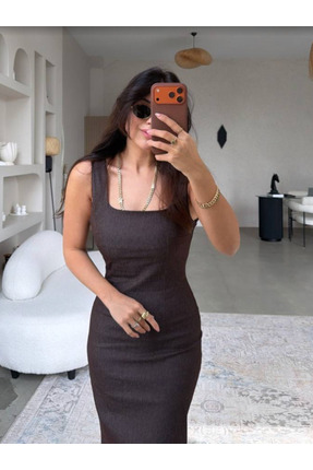 NAVO STUDIO Kadın Askılı Midi Elbise Slim Fit Yırtmaç Detaylı Vücuda Oturan Ş...