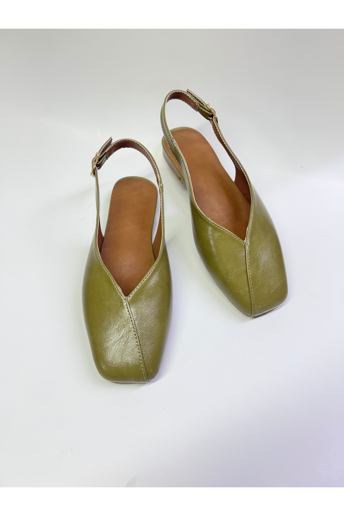 azza shoes BİANCA KADIN KARE KALIP PARLAK ARKASI AÇIK TOKA DETAYLI ZARİF ŞIK GÜNLÜK BABET