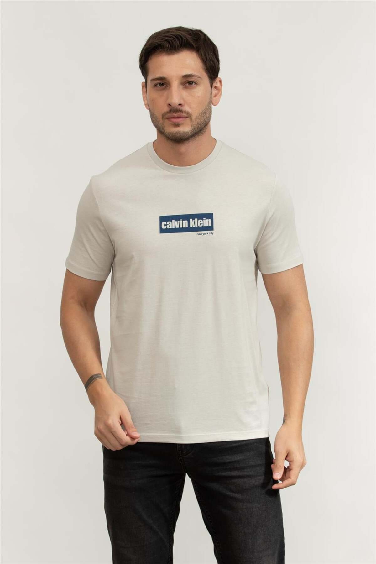 تیشرتمردانهCalvin Kleinسفید