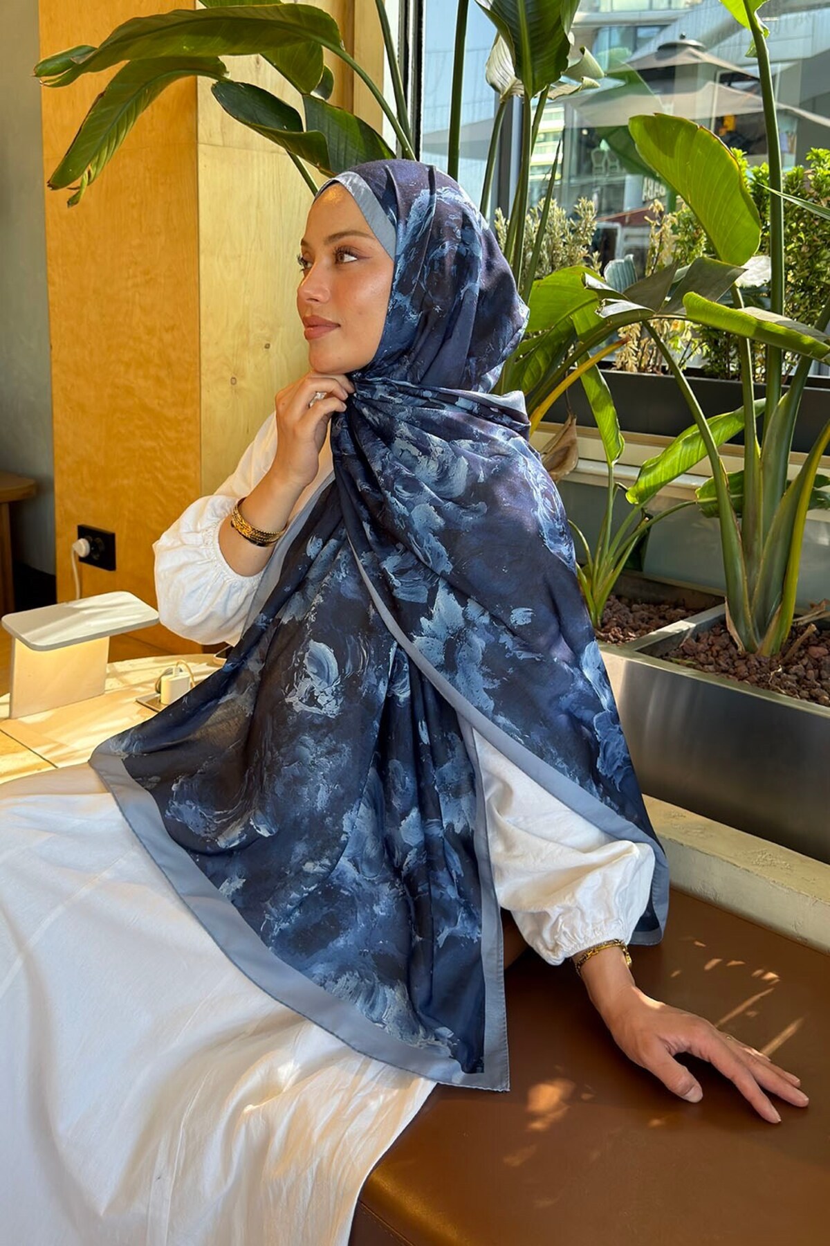 lamelif Gül Çiçek Desen Lara Soft Şal Lacivert görsel 3