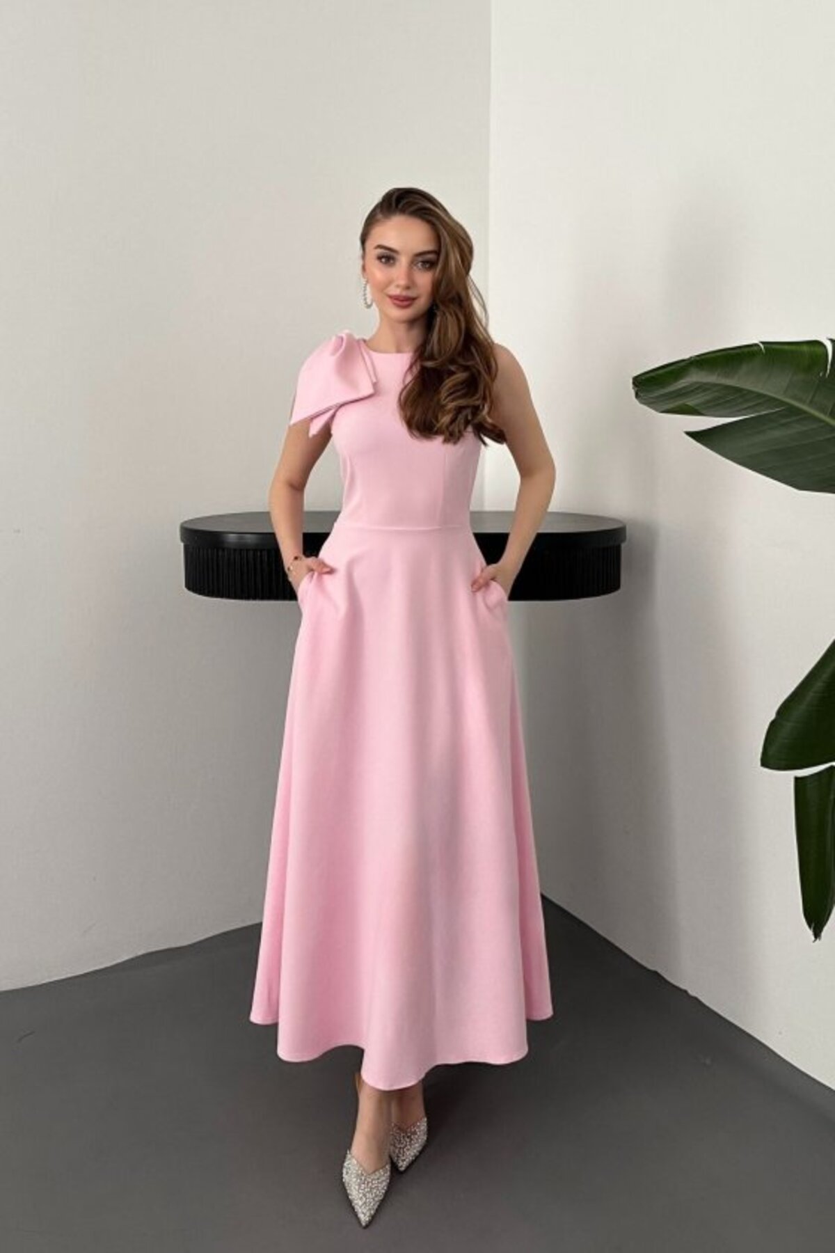 Genel Markalar Pembe Omuz Fiyonklu Elbise görsel 2
