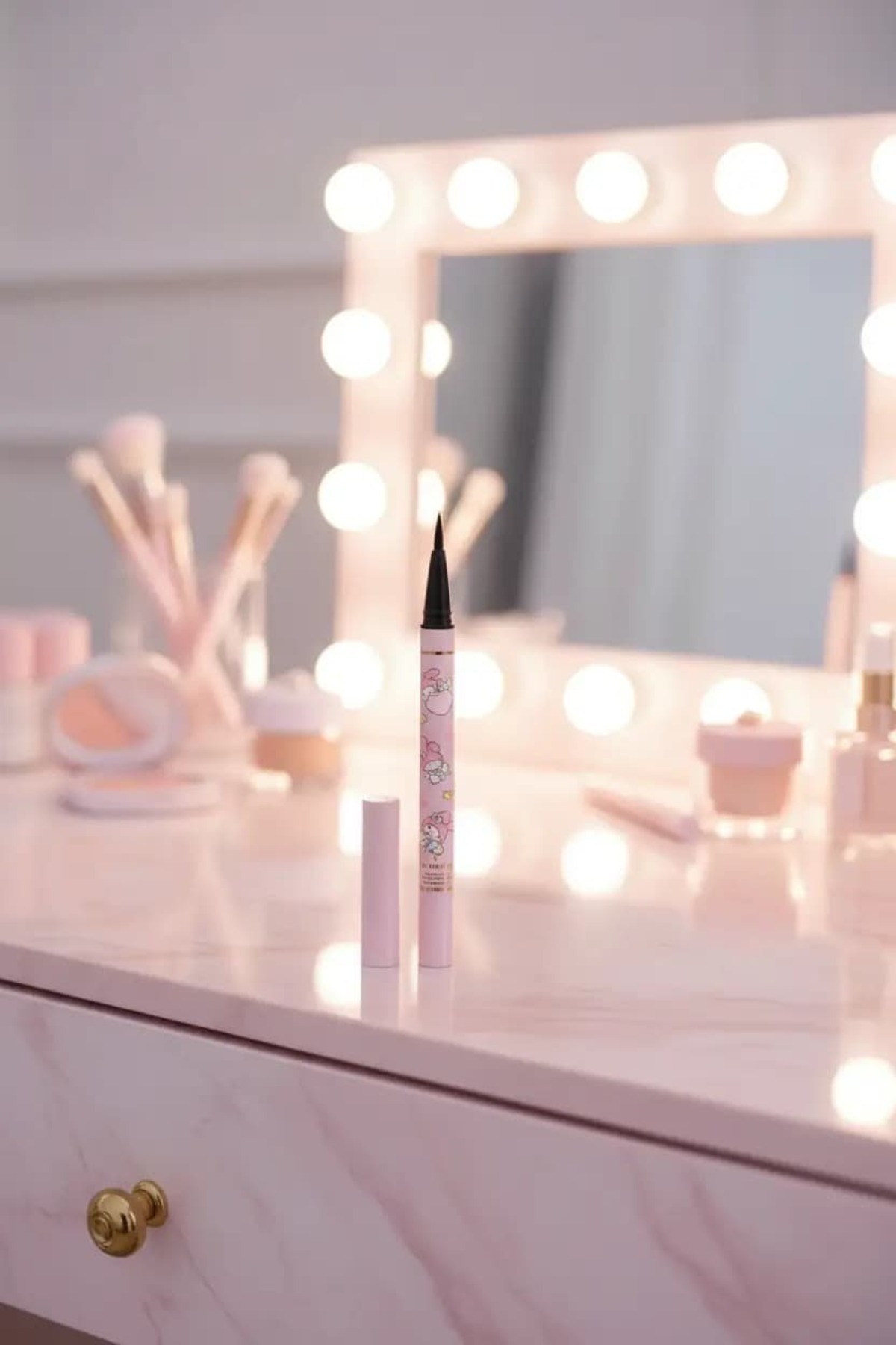 SANRIO Lisanslı My Melody Likit Eyeliner 01 Siyah – Net ve Belirgin Görünüm — رنگارنگ 2022848210104