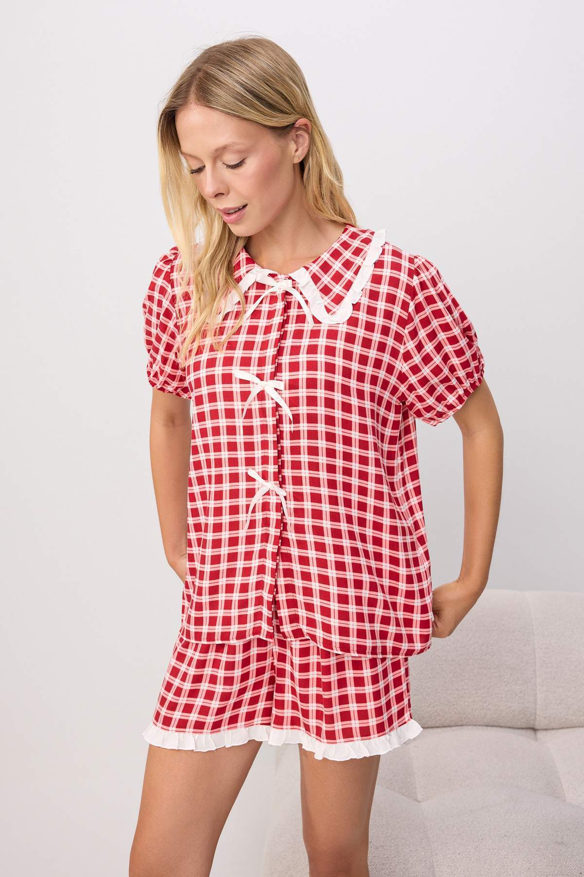Trendyolmilla Kırmızı Baskılı Shally Dokuma Pijama Takımı THMSS26PT00146