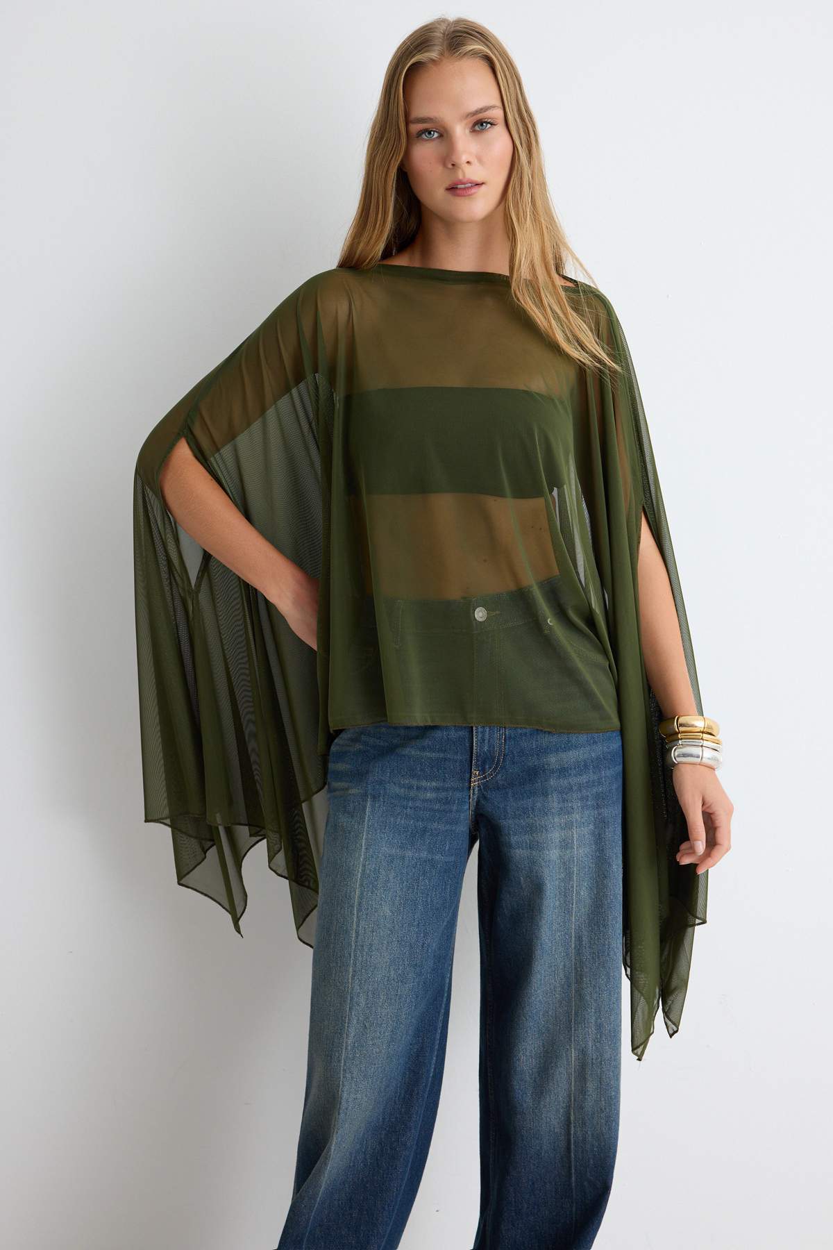 Trendyolmilla Haki Düz Oversize Kayık Yaka Yarasa Kol Kolsuz Pelerin Tül Örme Bluz TWOSS26BZ01039