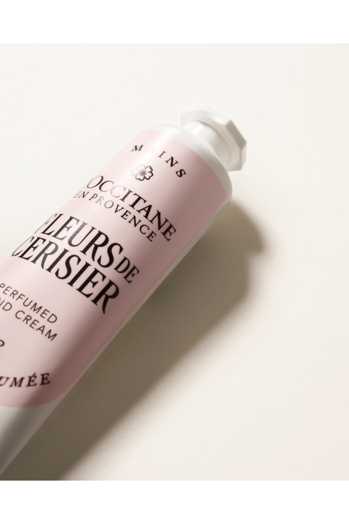Fleurs de Cerisier El Kremi, Kiraz Özü İçeren Besleyici ve Nemlendirici, 30 ml — 24MA030CBR25 — تصویر 3 از 4