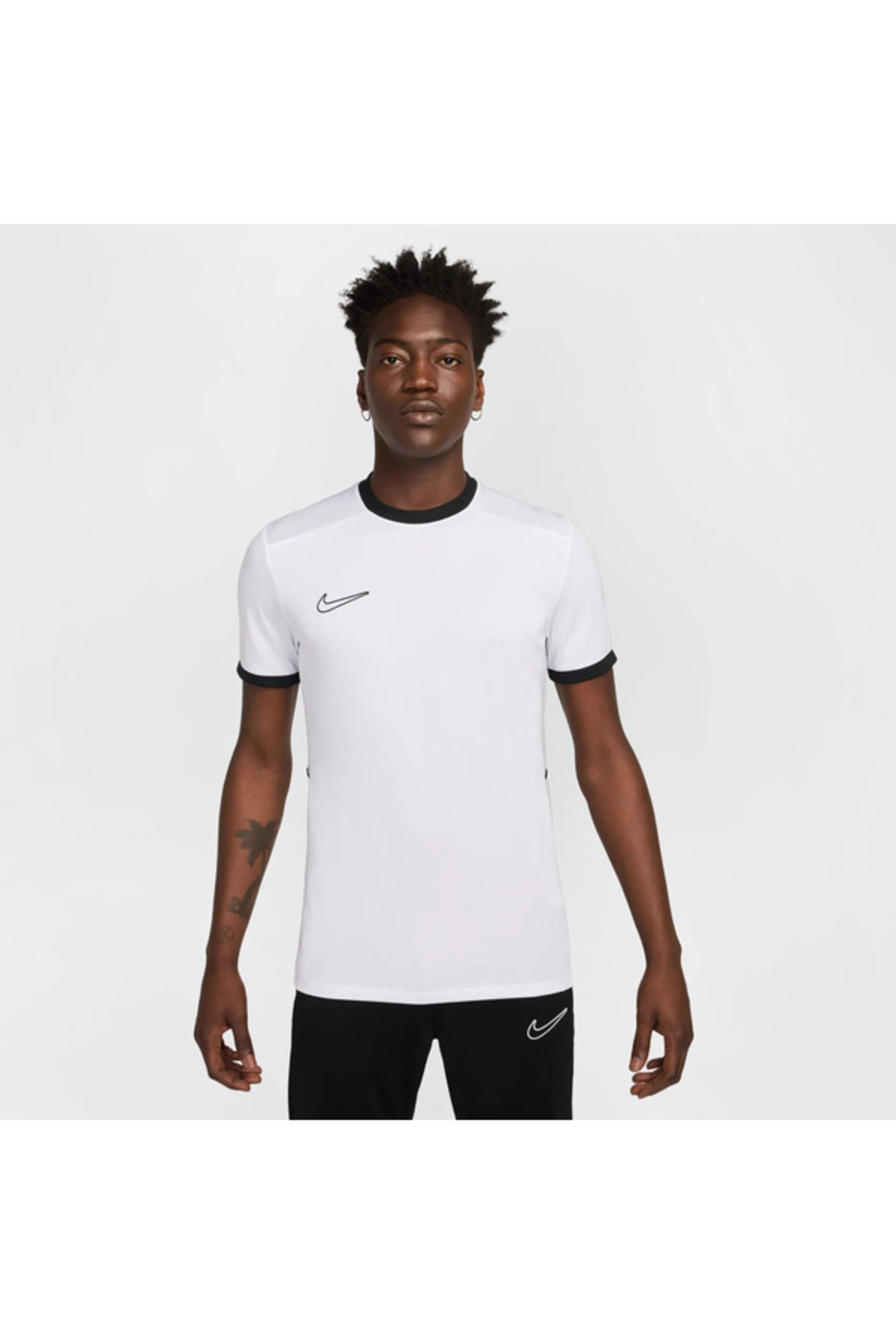 تیشرتمردانهNikeسفید تیشرتمردانهNikeسفید