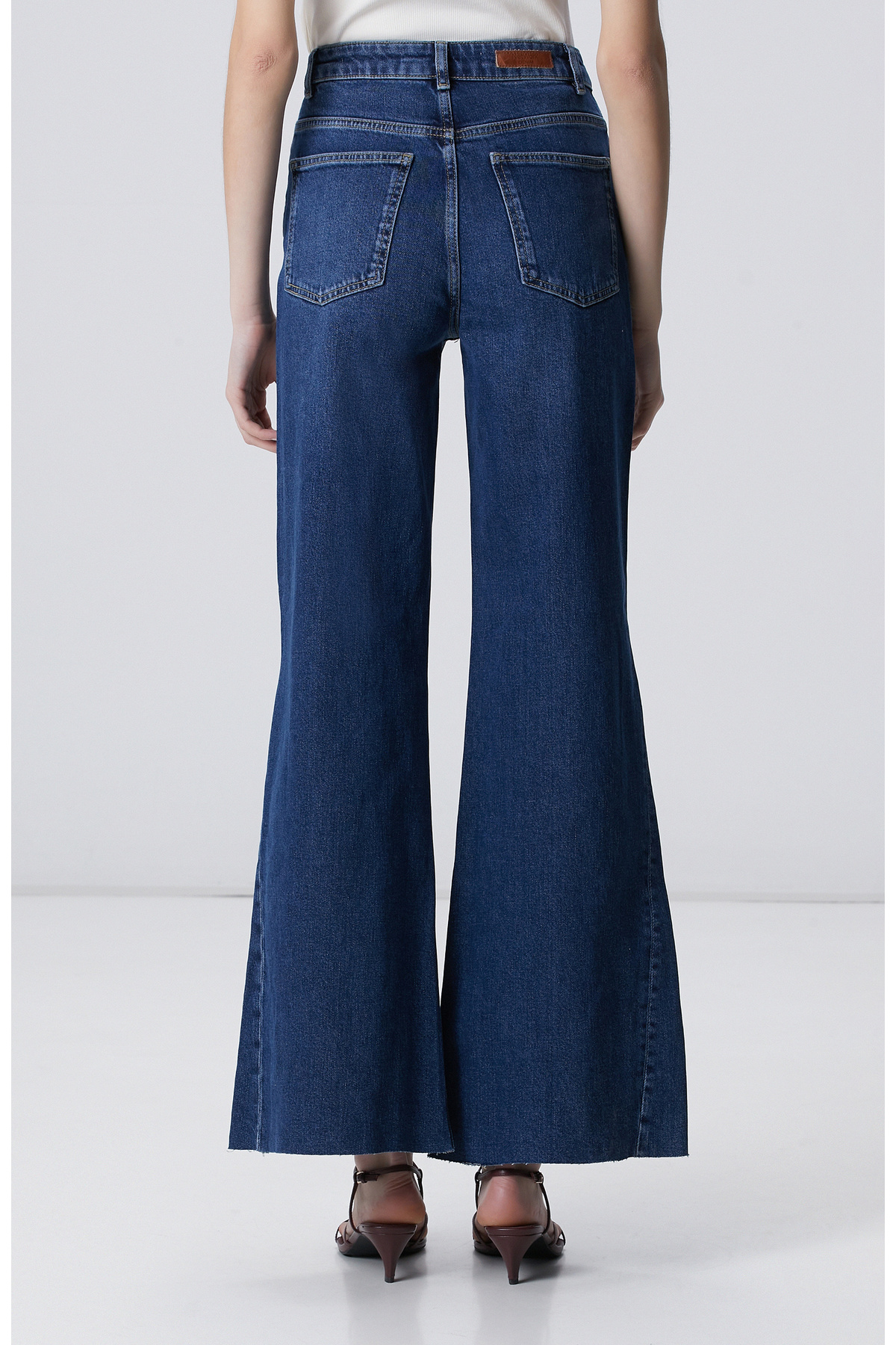 Network İndigo Geniş Paça Detaylı Denim Pantolon görsel 4