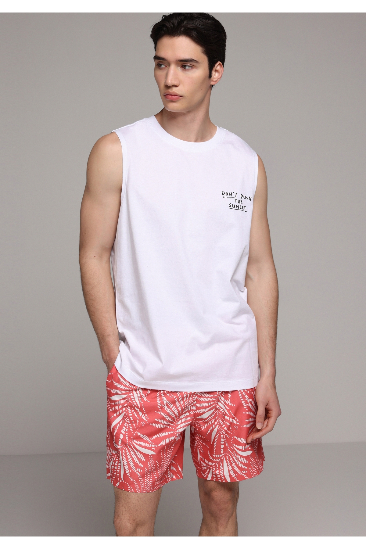 Colin’s Regular Fit Printed Men's Red Swim Shorts