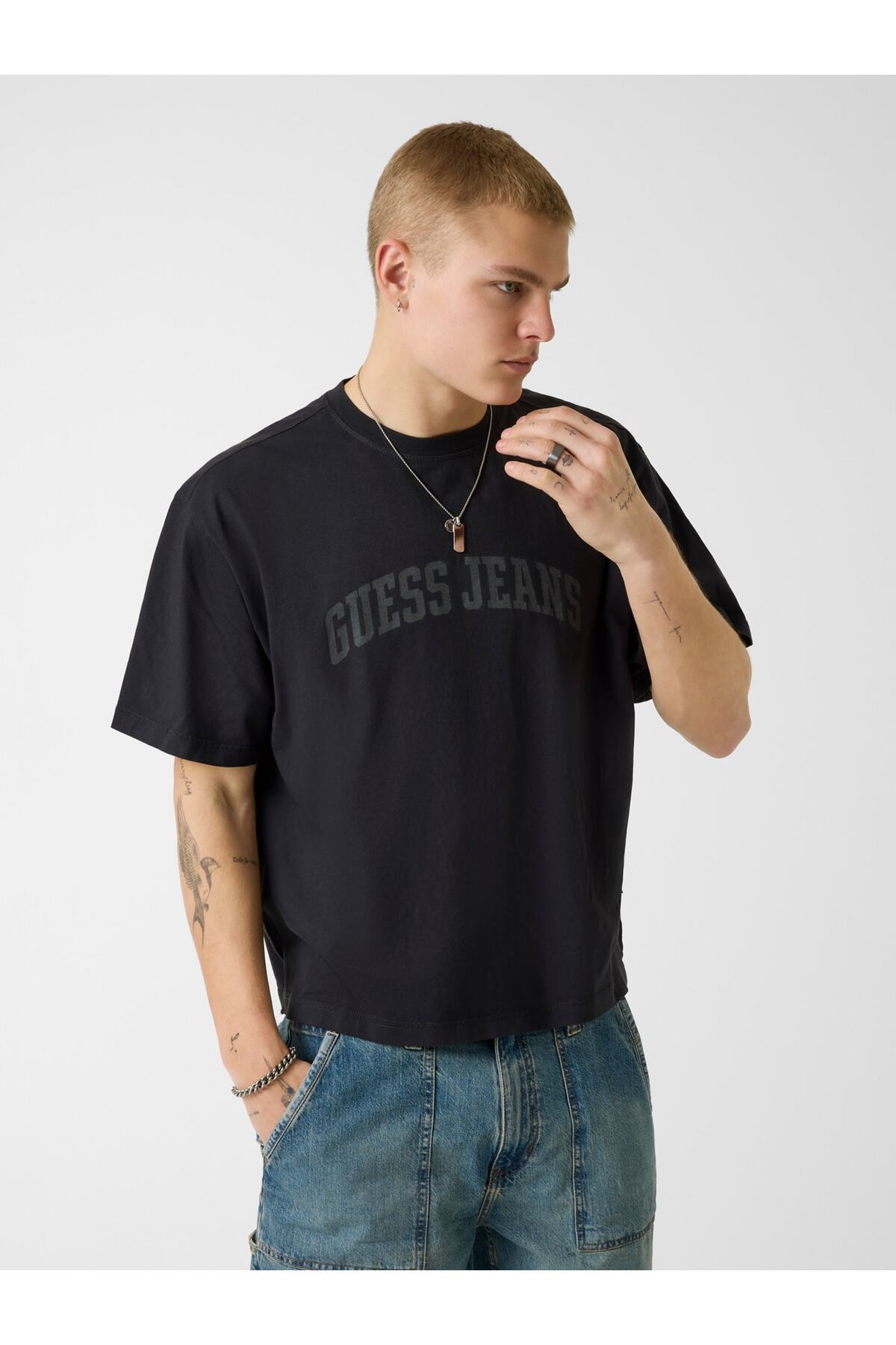 تیشرتزنانهGuessرنگارنگ
