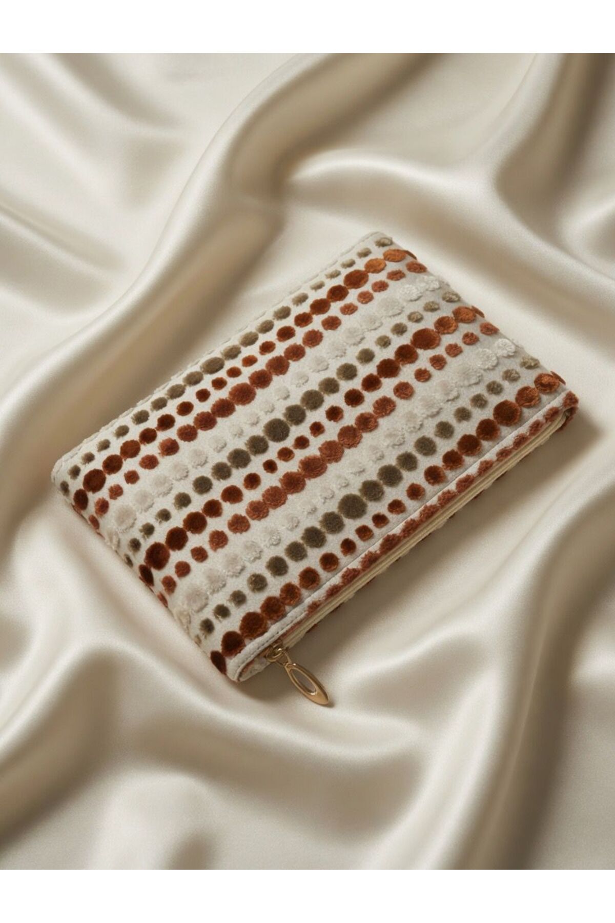 VELORİA BAG & SCARF Veloria Bag Zigzag clucth çanta DOKUMA KUMAŞ ve KORUMA PEDİ içeren İpad tablet taşıma çantası 21x25 cm iç kapasite