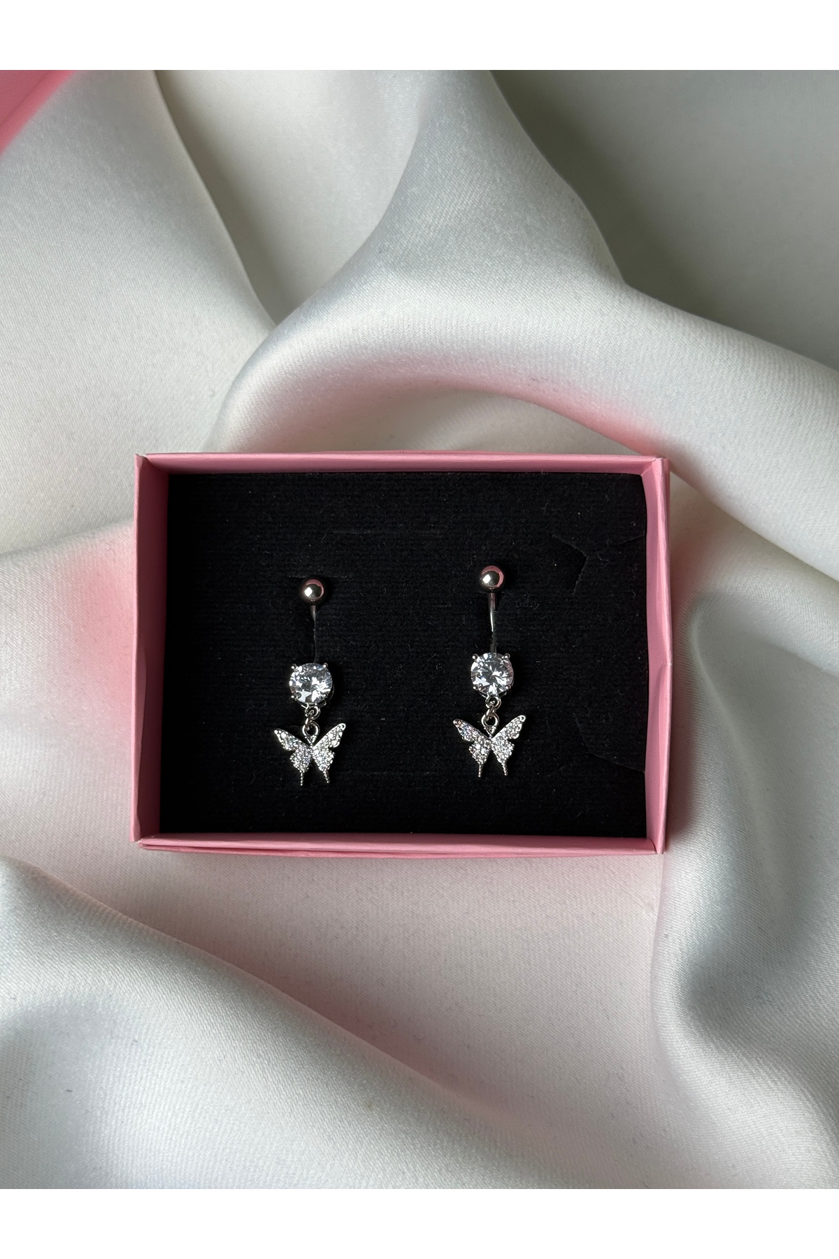 Kelebek Sallantılı Piercing