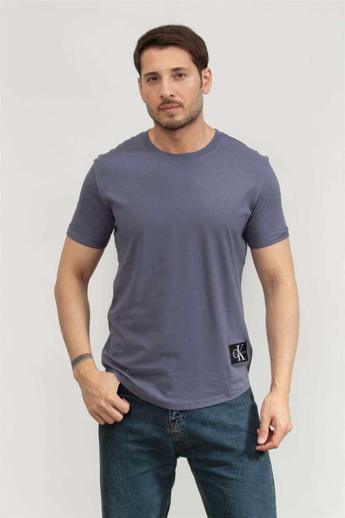 تیشرتمردانهCalvin Kleinآبی تیشرتمردانهCalvin Kleinآبی