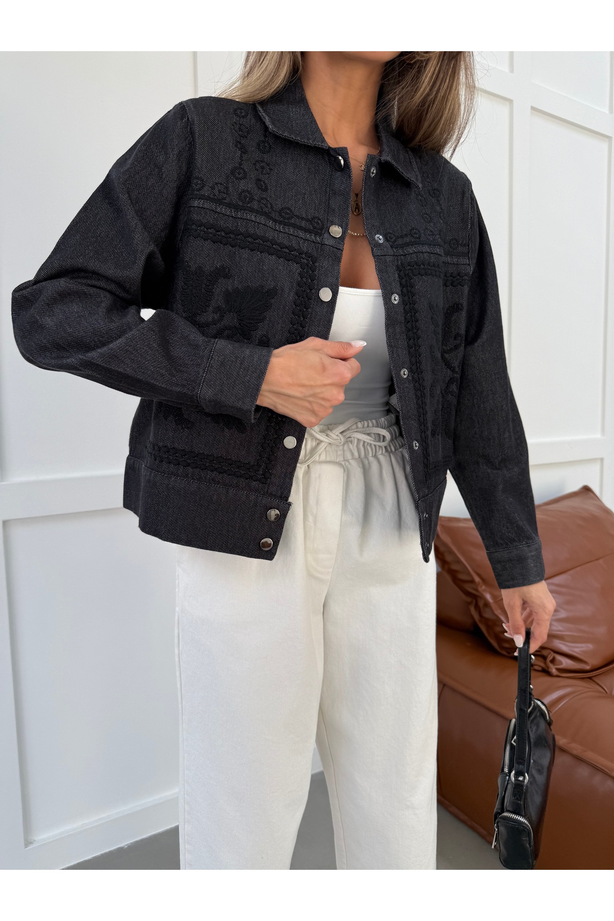 MİA NOURA KADIN ÖNÜ NAKIŞLI DENIM CEKET görsel 2