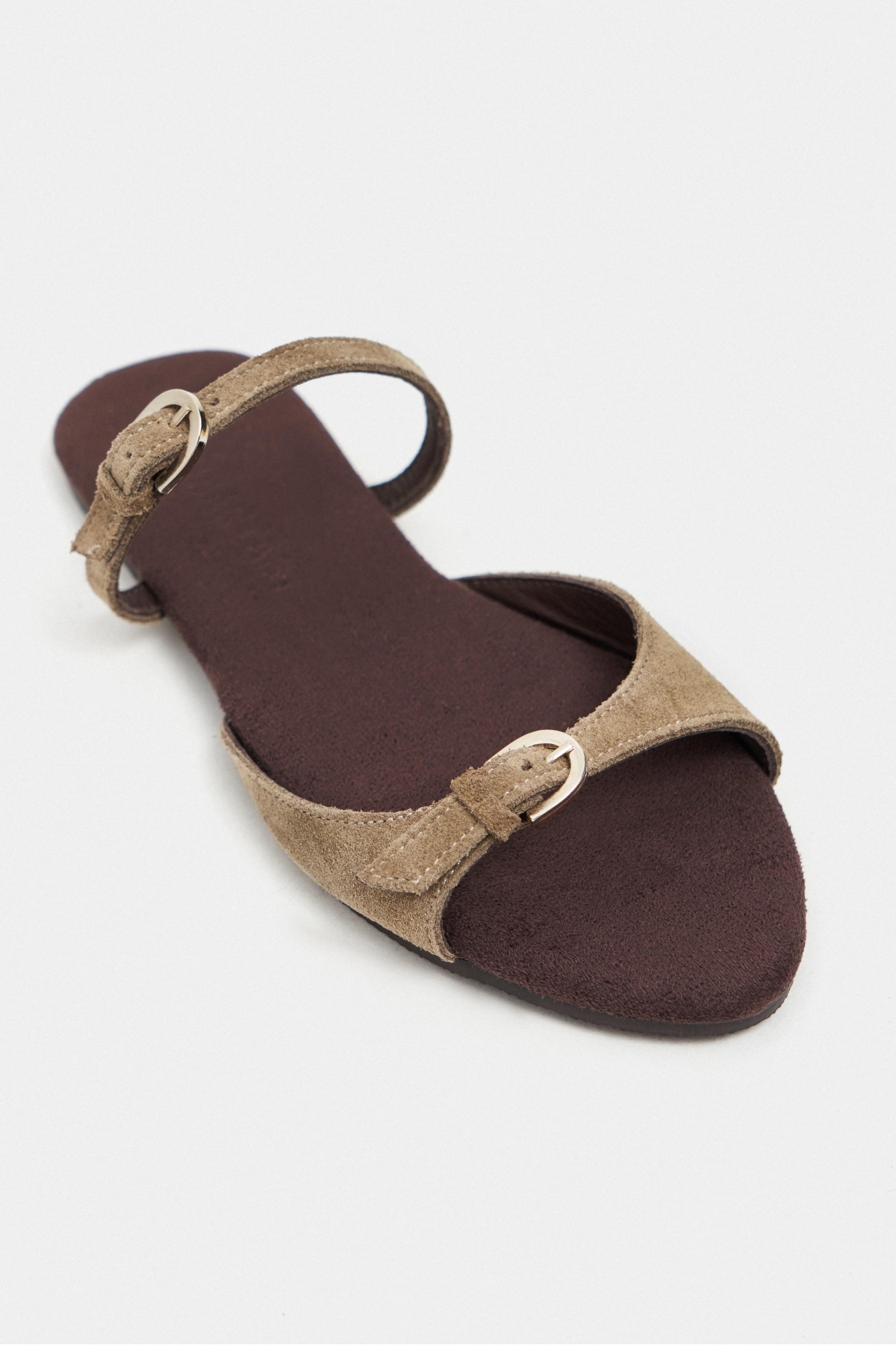 NİŞANTAŞI SHOES Calina Rome Bej Süet Çift Tokalı Düz Taban Kadın Terlik görsel 6