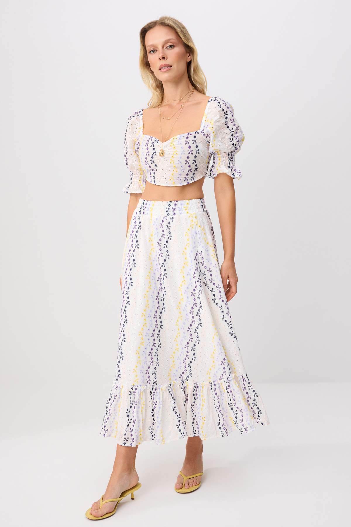 Trendyolmilla Beyaz Dokuma Alt&Üst Alt - Üst Takım TWOSS26AU00227