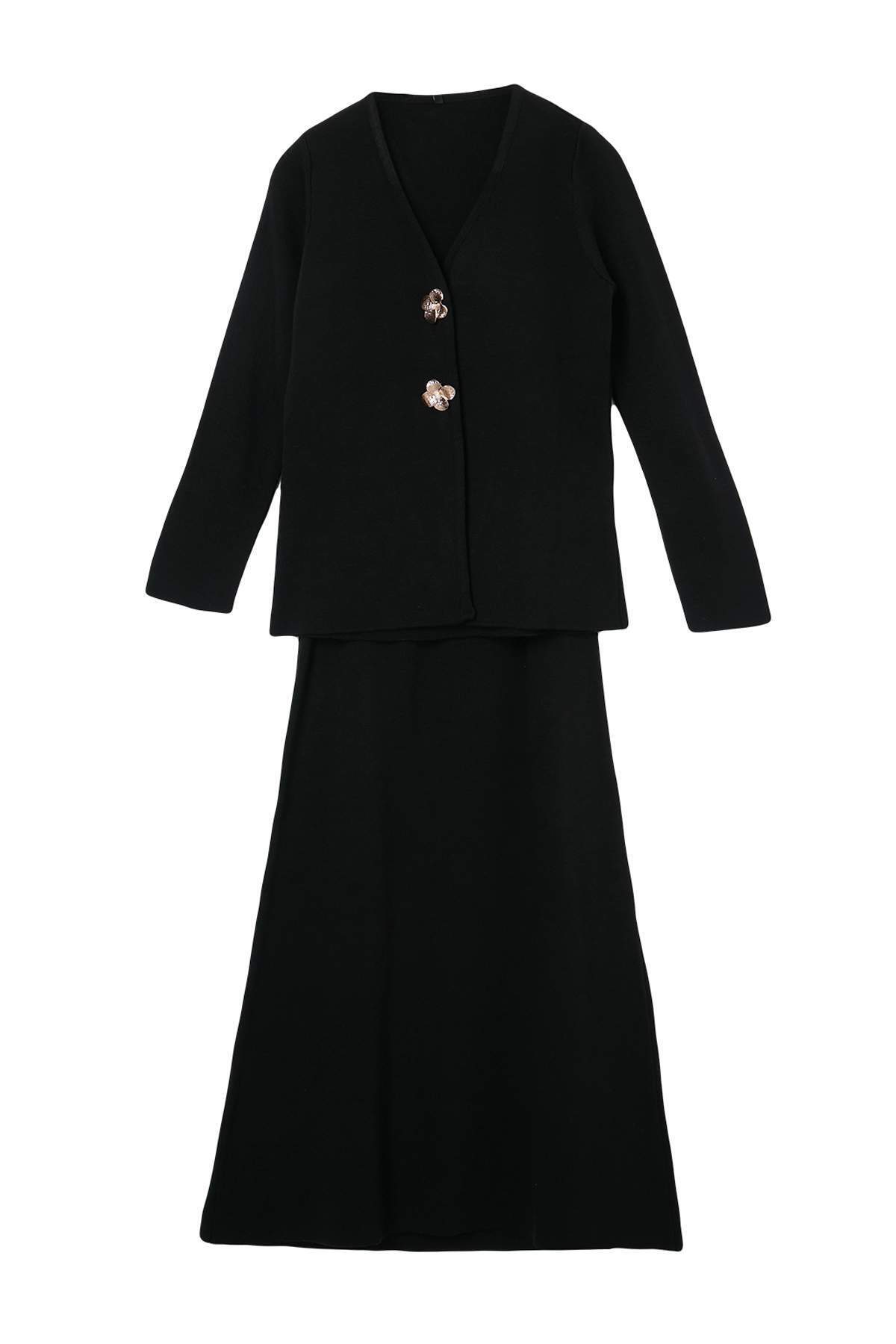 Trendyolmilla Modest Siyah Tokalı Regular Pike Düz Triko Tesettür Alt - Üst Takım TCTAW26US00011