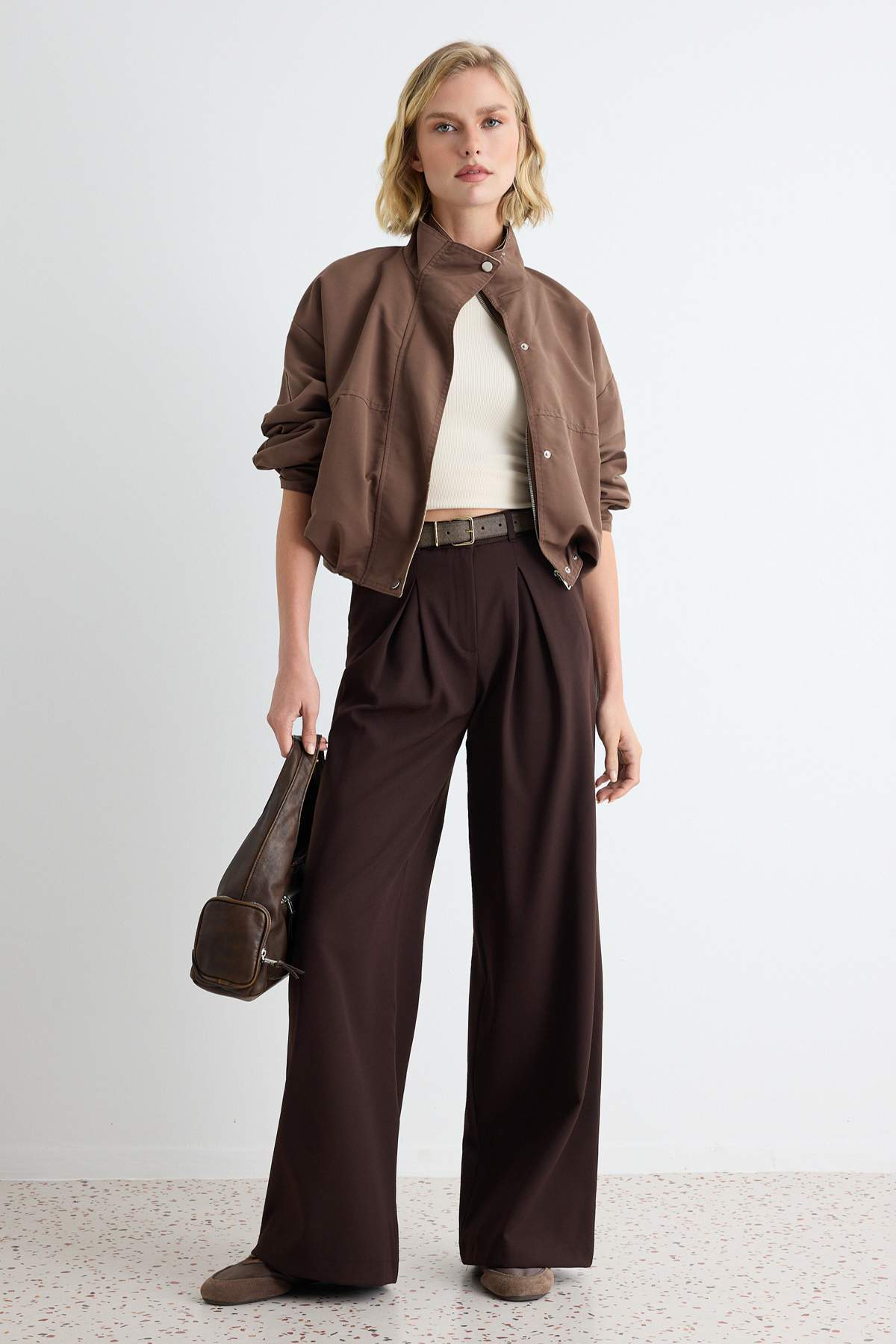 Trendyolmilla Kahverengi A Pilili Geniş Paça/Wide Leg Kumaş Pantolon TWOAW27PL00035