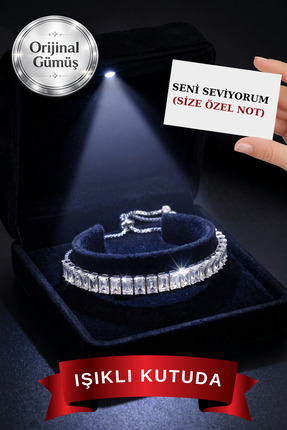 CARAT STONE Pırlanta ışıltılı 925 ayar gümüş ışıklı kutuda su yolu baget kadı...