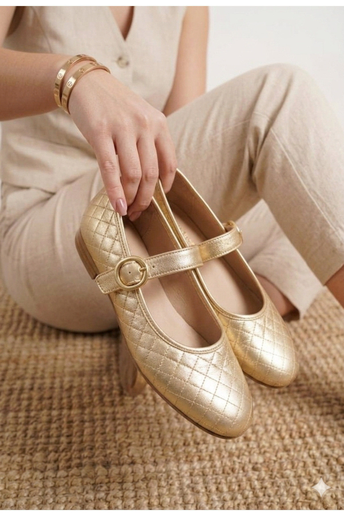 MAYA SHOES Altın Örgü Yuvarlak Burunlu Kapalı Baretli Ortopedik Babet