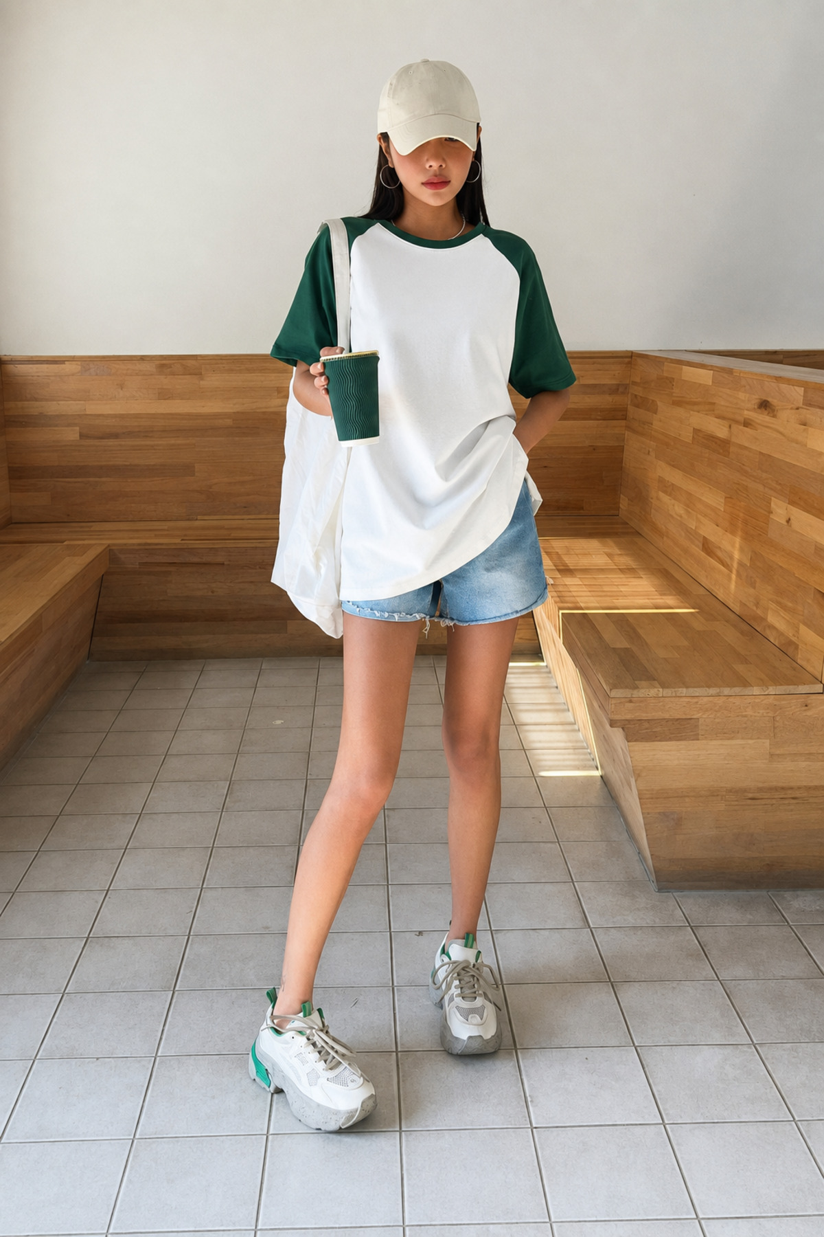 CLAYES Beyaz Gövde Nefti Yeşil Kol T-shirt - Oversize Unisex Bisiklet Yaka Tişört görsel 3