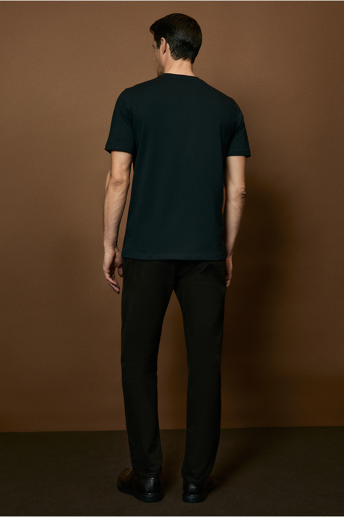 Kiğılı Bisiklet Yaka Regular Fit %100 Pamuk Süprem Basic Tişört görsel 5
