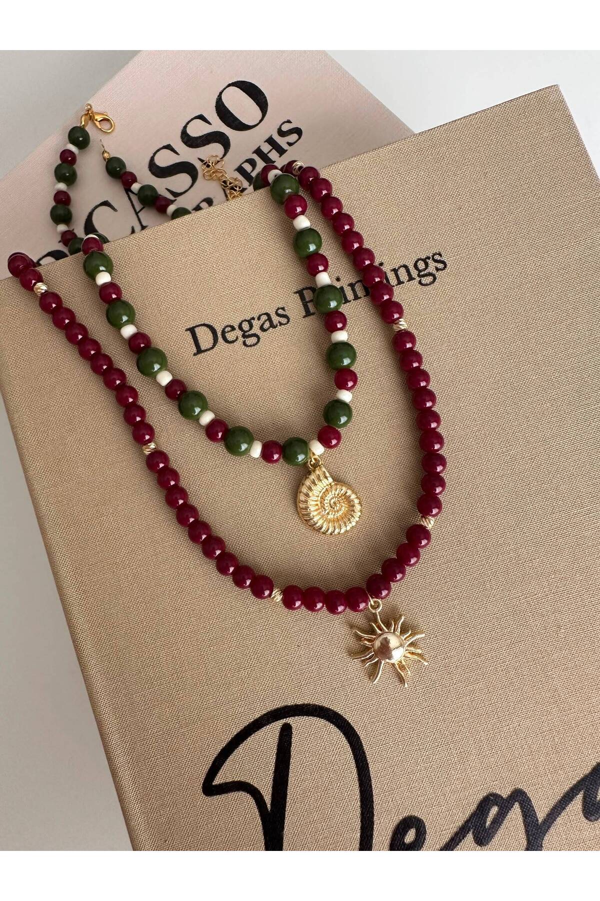 Deniz Kabuğu Charm Kırmızı-Yeşil Yazlık Boncuk Kadın Kolye - Detay Görseli 3