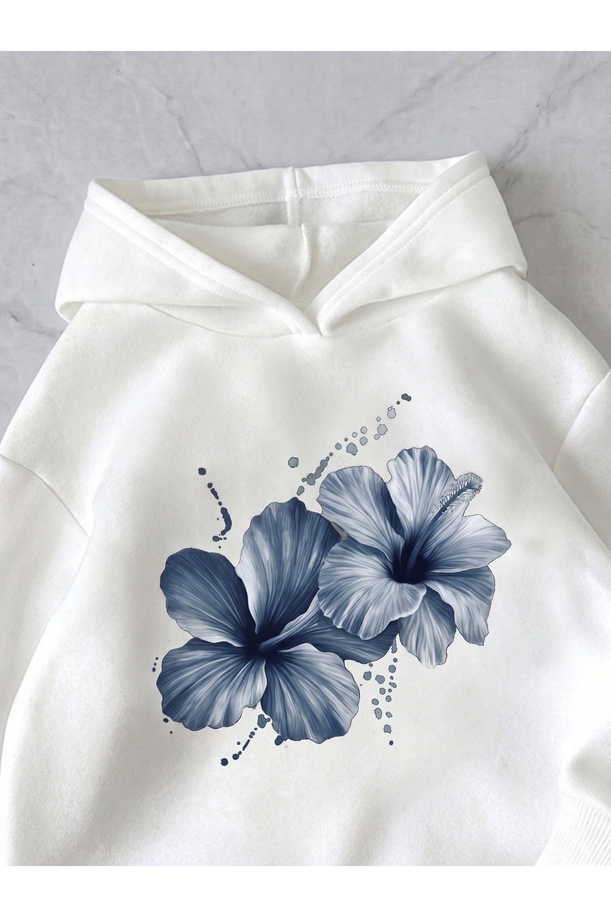 Mavi Çiçekli 3 İplik Kapüşonlu Sweatshirt Oversize Kışlık %100 Pamuk — سفید MARECASHMAVİÇİCEKLİSWEAT4043 — تصویر 3 از 6