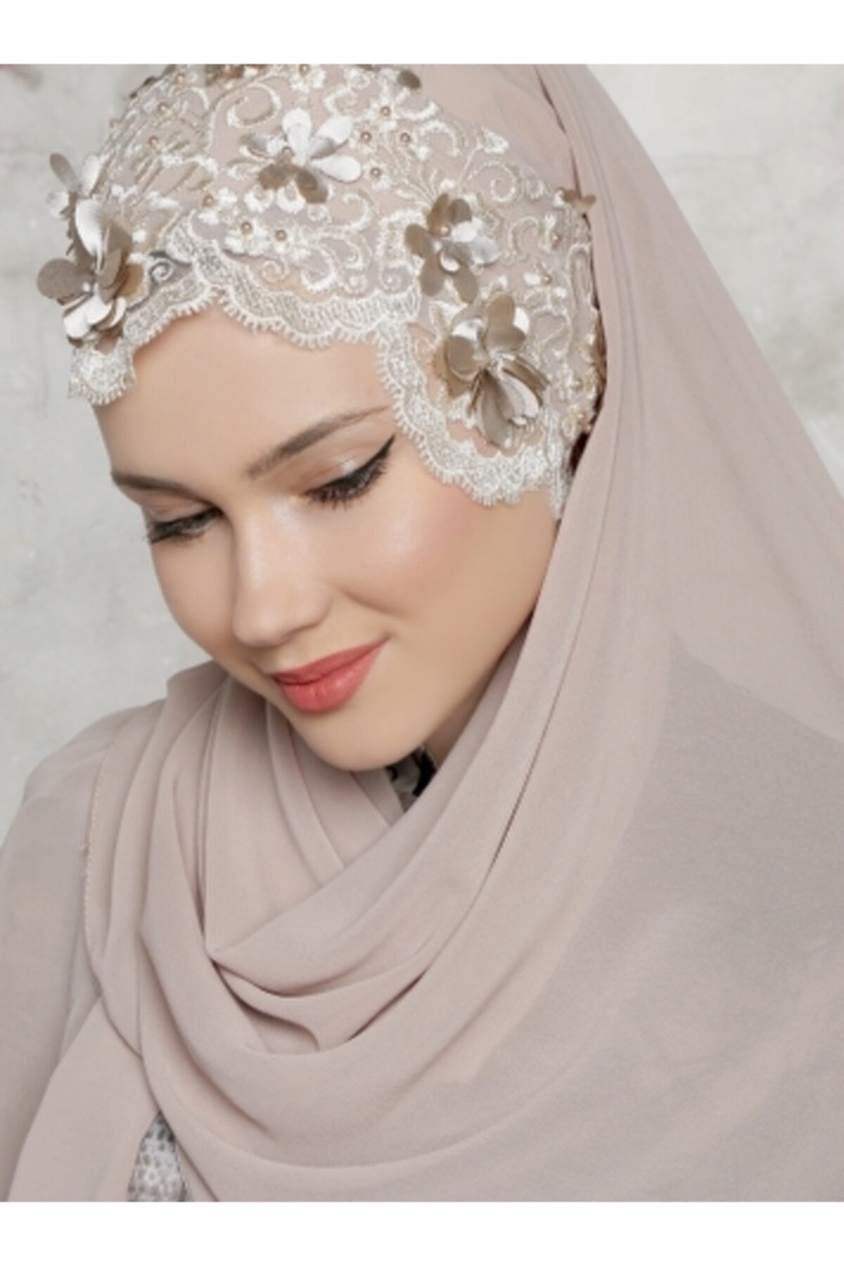 Differenza-Three Dimensional Shawl \ Beige 2