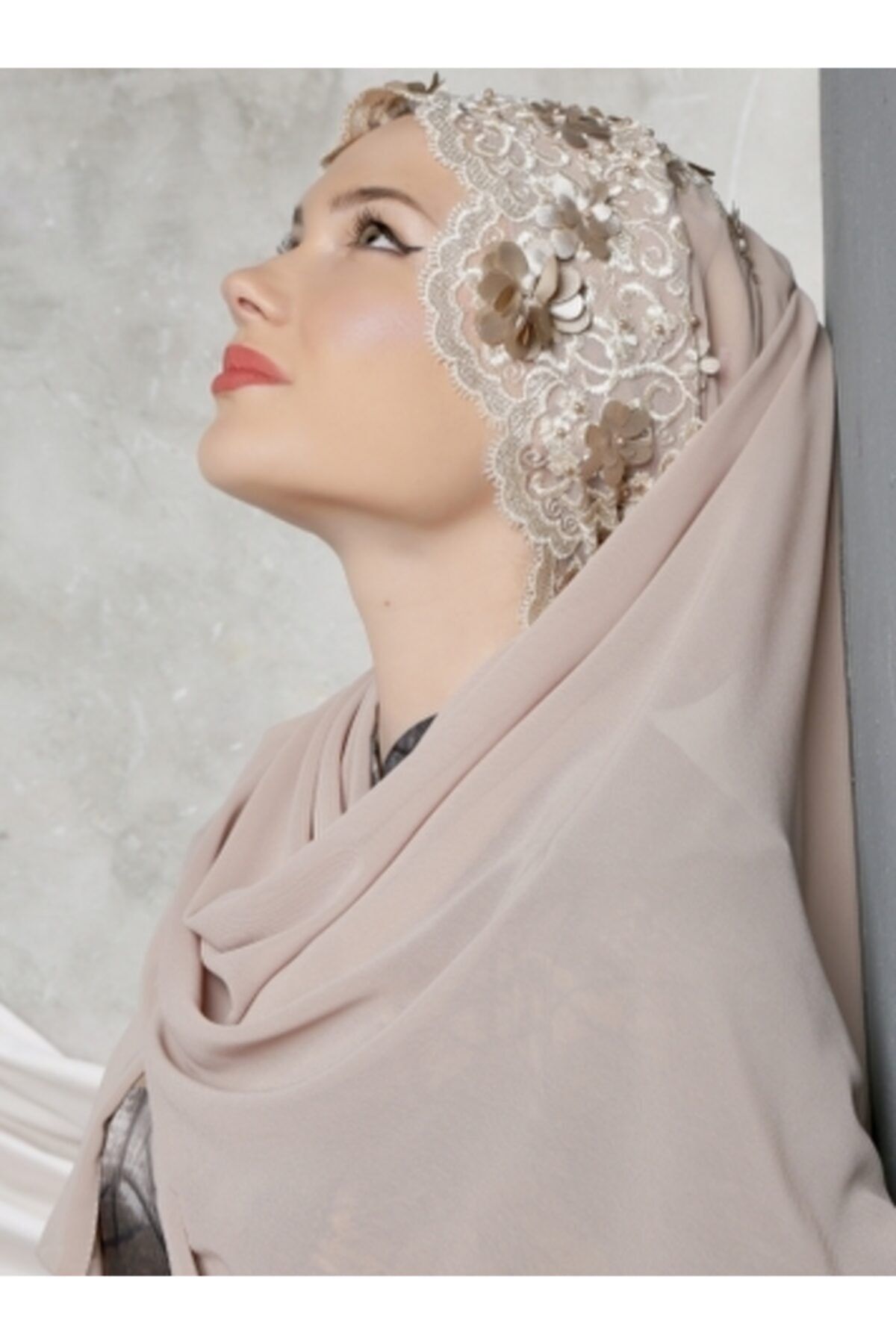 Differenza-Three Dimensional Shawl \ Beige 3