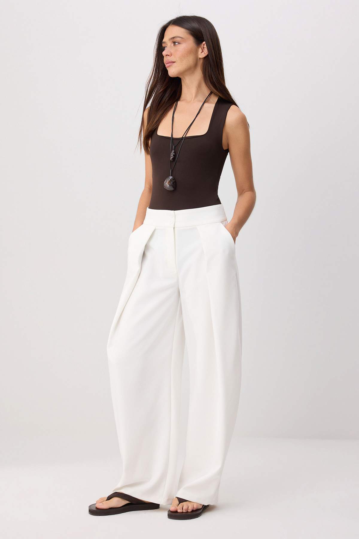 Trendyolmilla Beyaz Balon Kalıp Geniş Kesim Pantolon TWOSS26PL00212